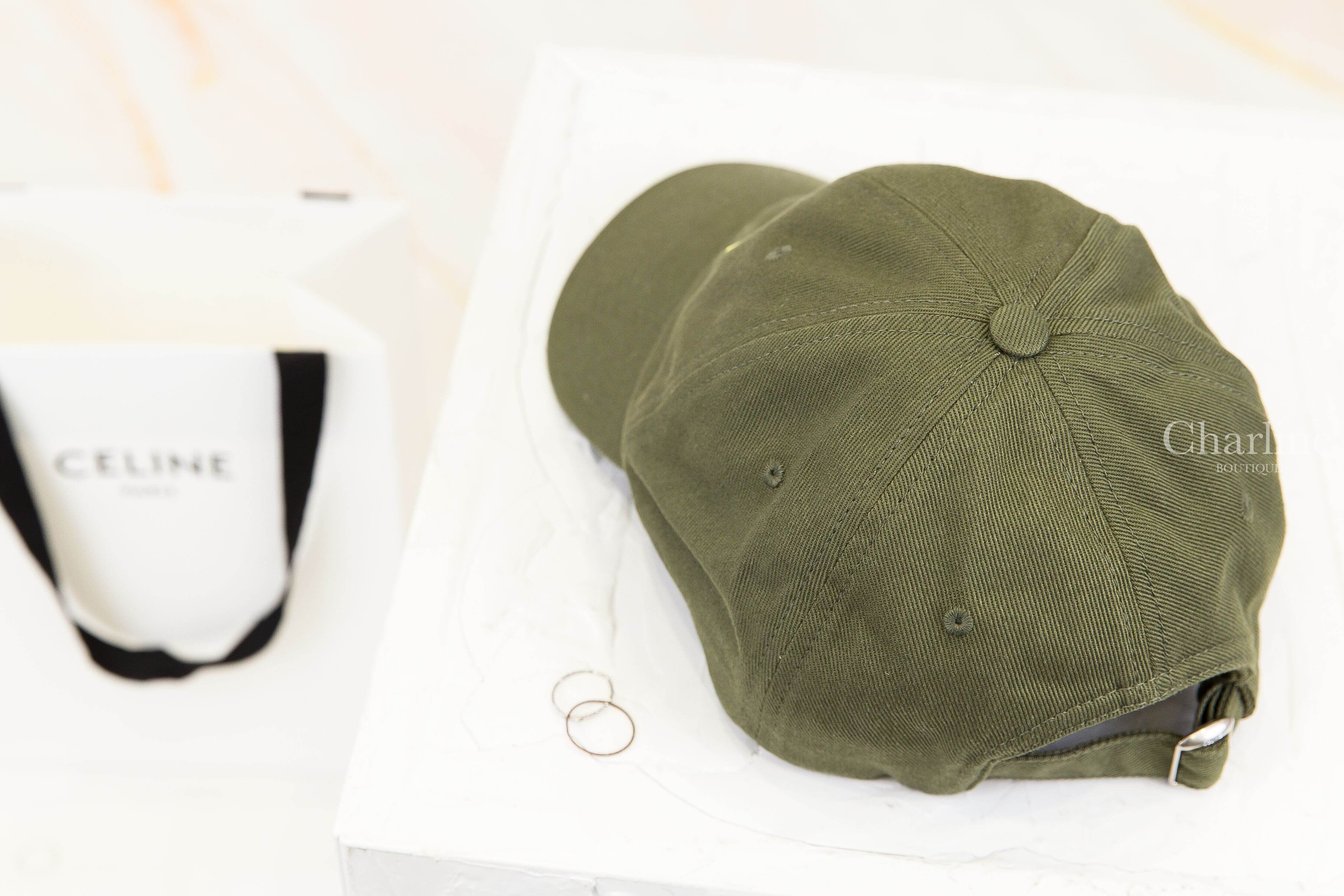 Celine Celine Richelieu Cap In Cotton Twill 卡其綠刺繡黃色字母馬車棉質棒球帽-Charline Boutique 精品代購