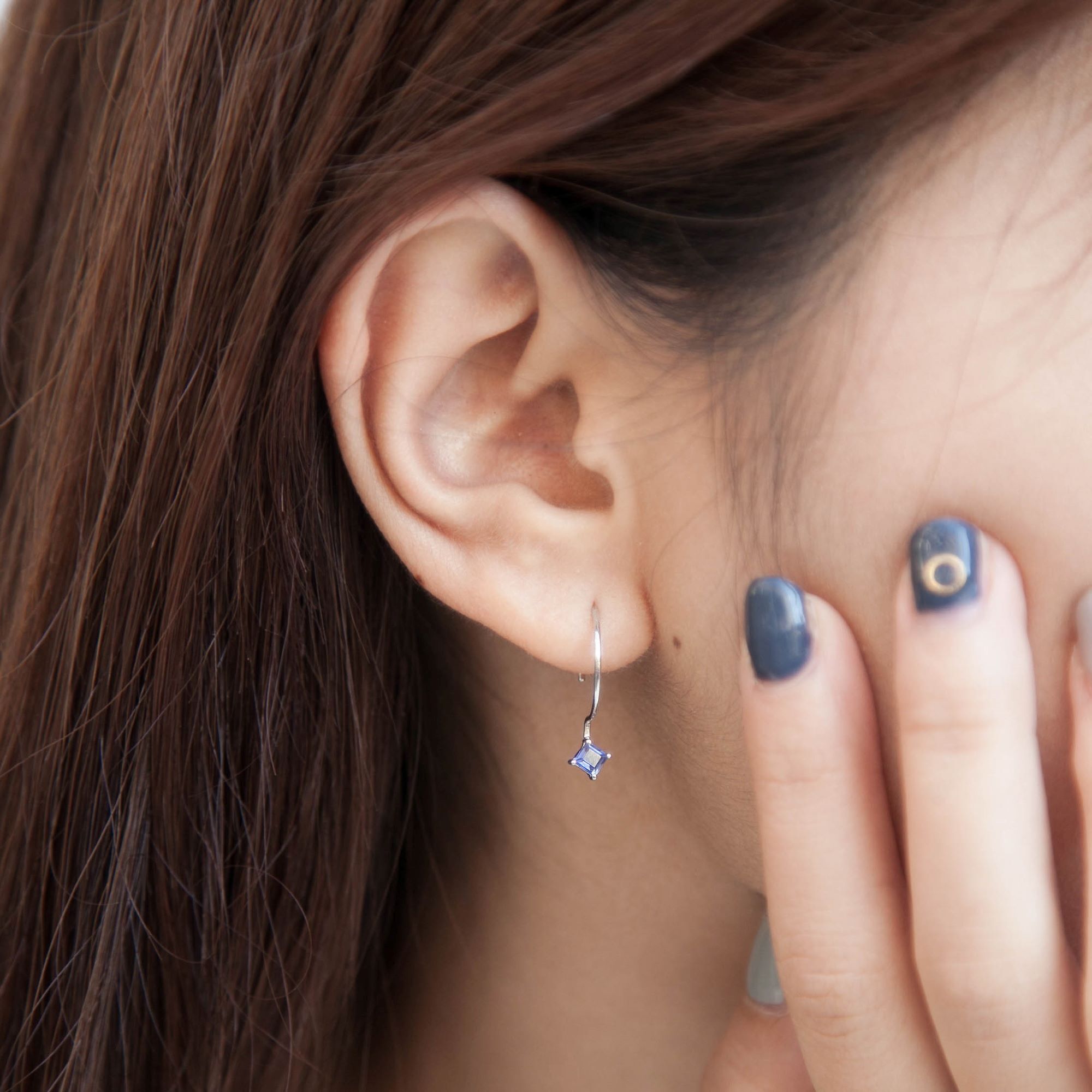 特殊切割的堇青石天然水晶純銀耳環