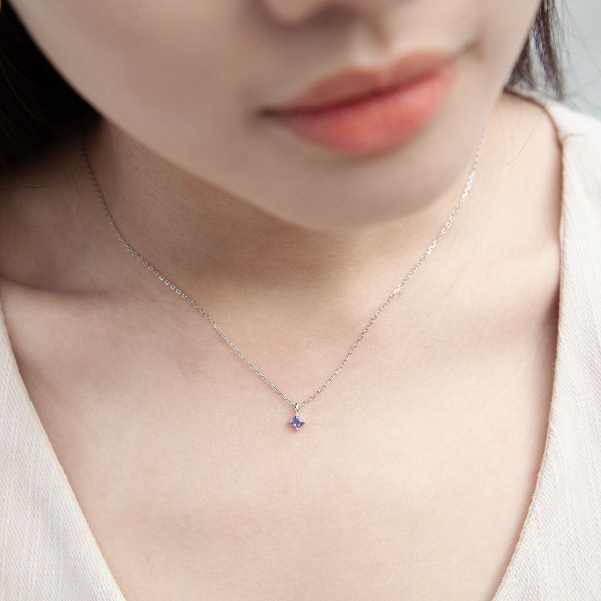 特色切割的堇青石天然水晶純銀項鍊