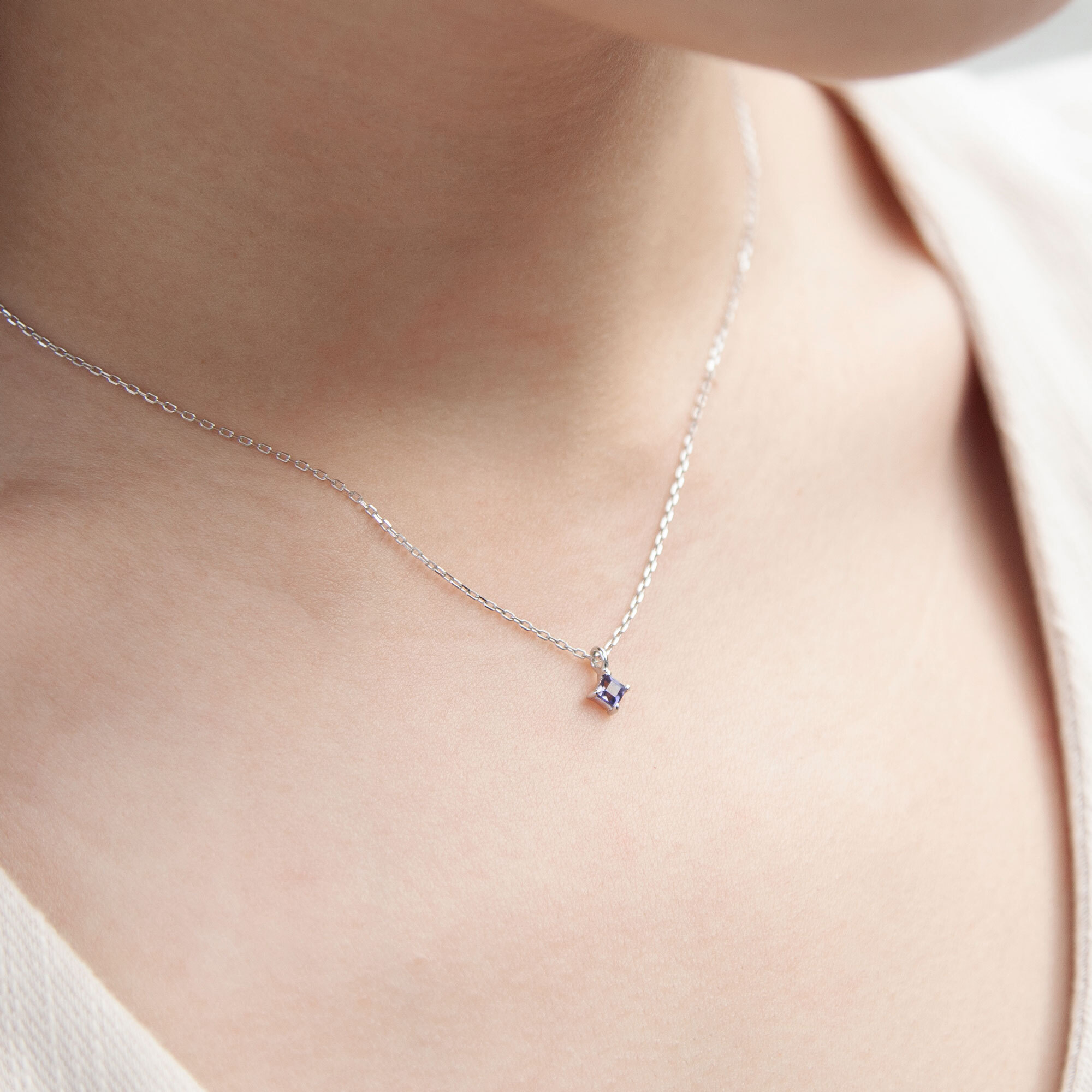 特色切割的堇青石天然水晶純銀項鍊