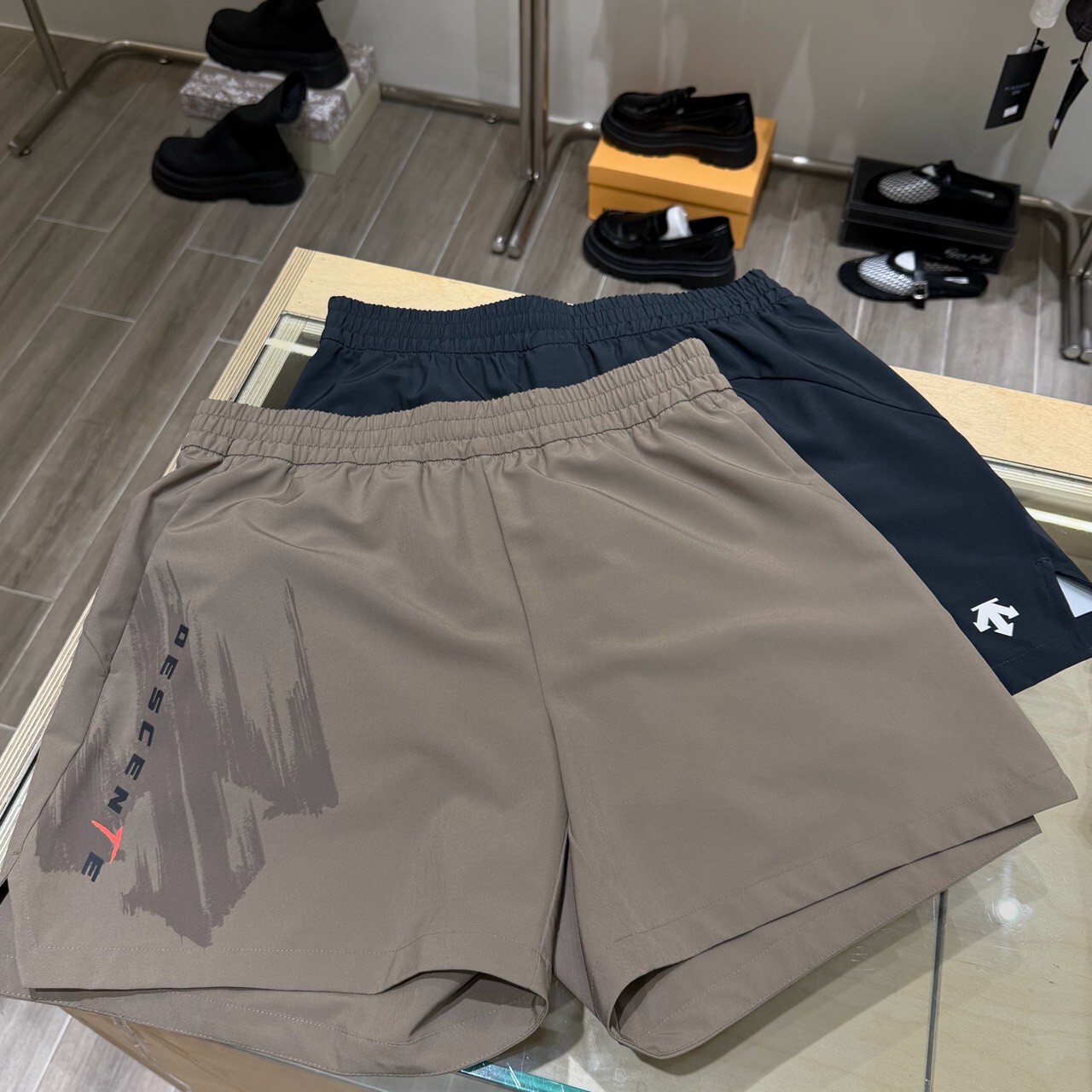 Descente 迪桑特 5吋梭織訓練短褲 SR121THP11