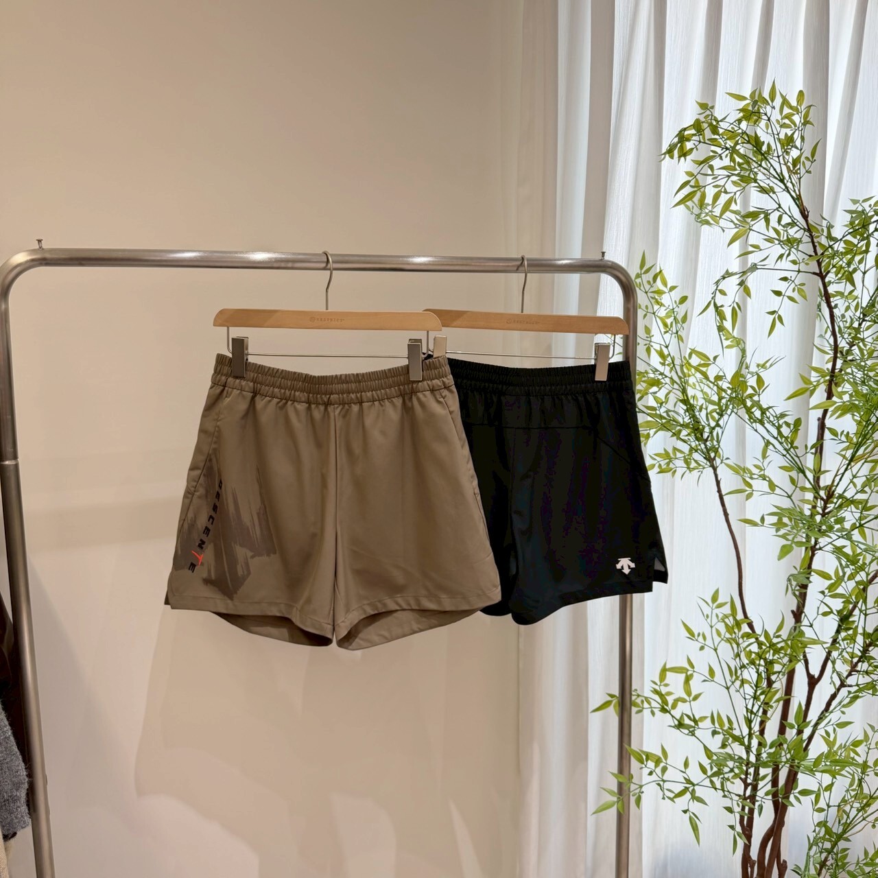 Descente 迪桑特 5吋梭織訓練短褲 SR121THP11