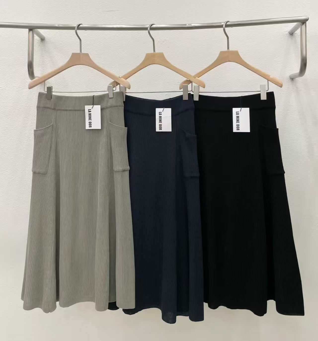 LA6009 雙口袋針織傘形半身裙