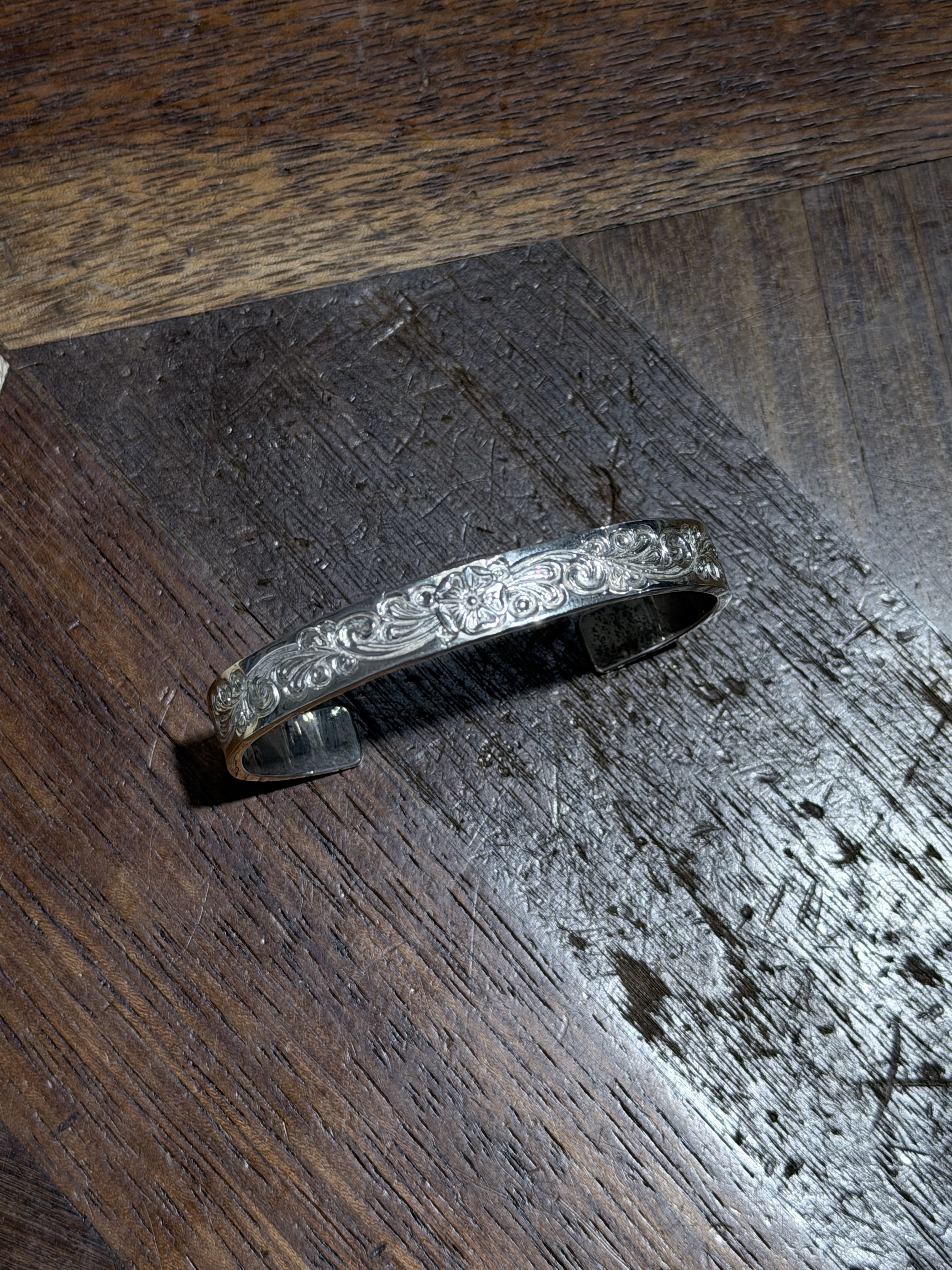 5mm 唐草點銀玫瑰 Bangle