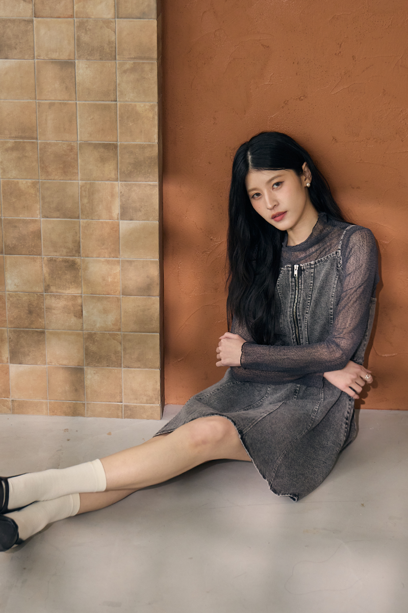 細肩壓褶牛仔短洋裝