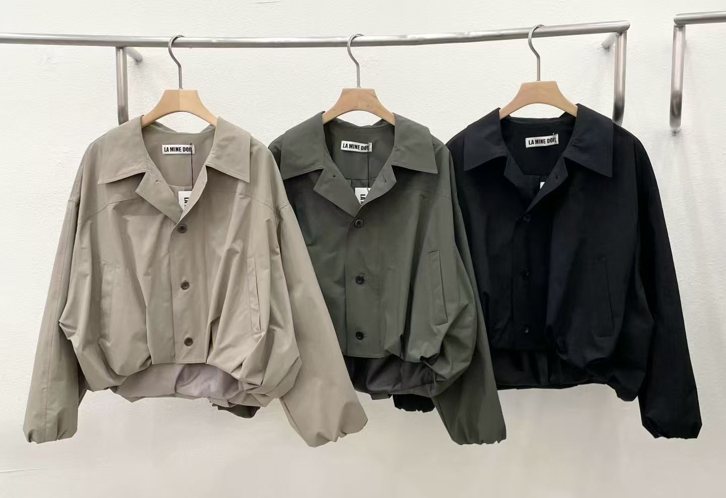 LA6019 泡泡下擺翻領排扣外套