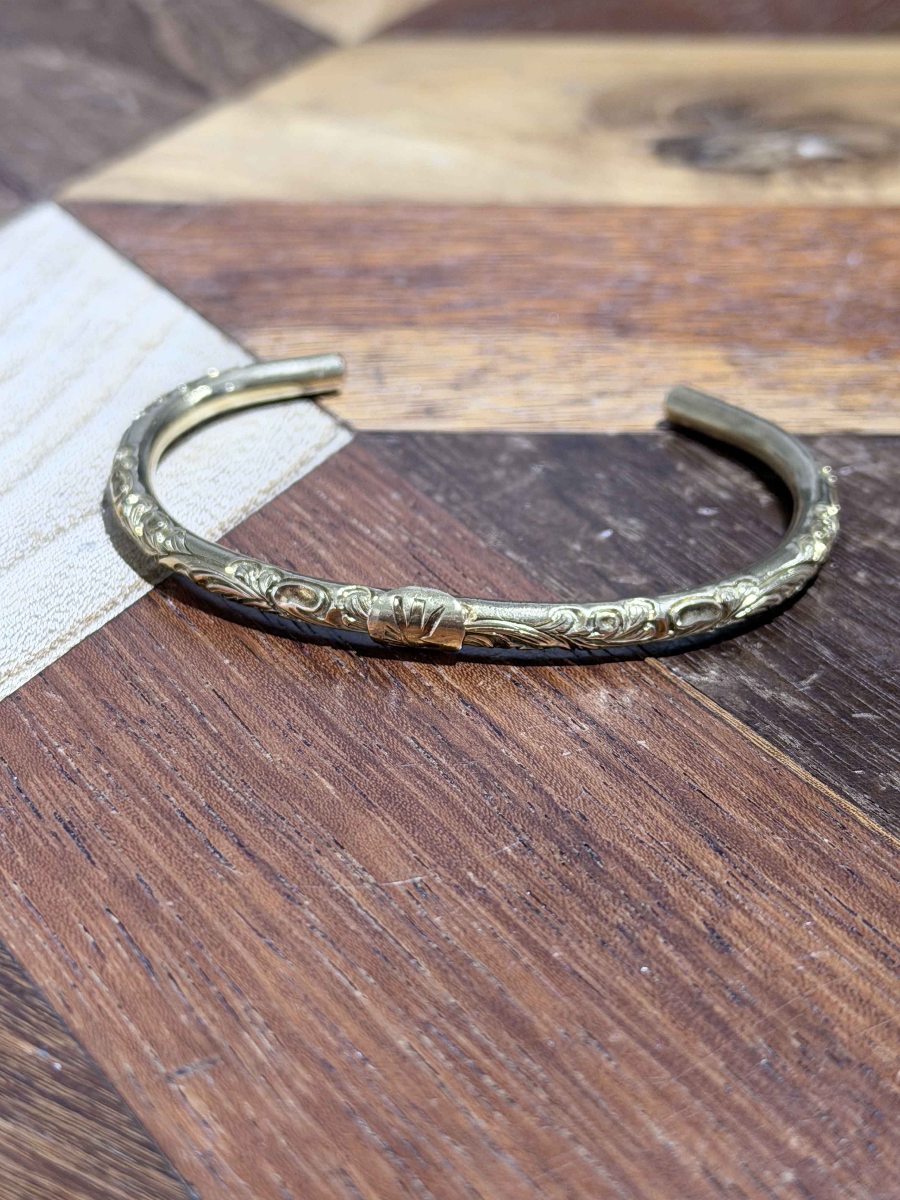 K18 Karakusa Round Bangle