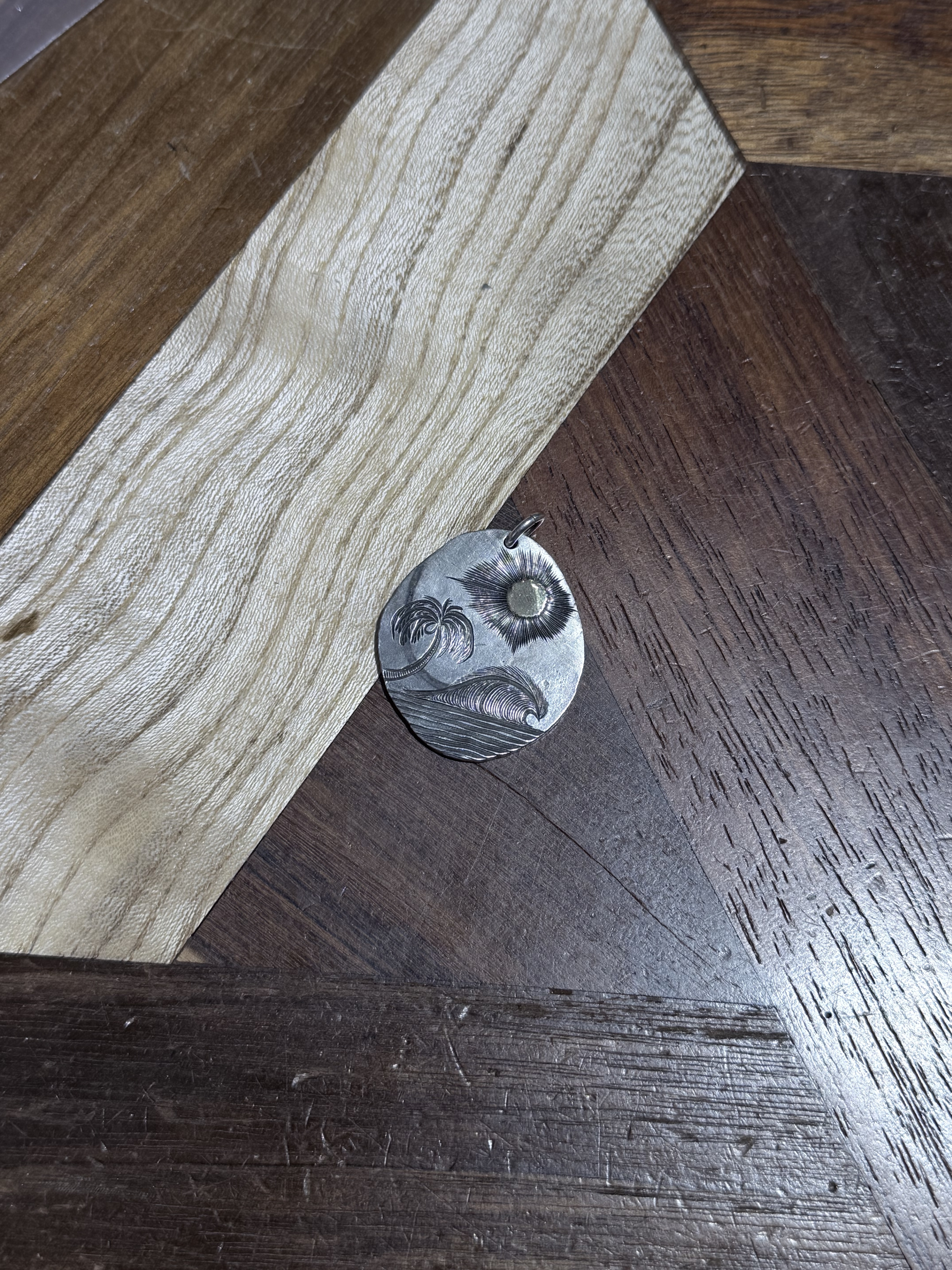 K18 Gold Sun Kai Metal