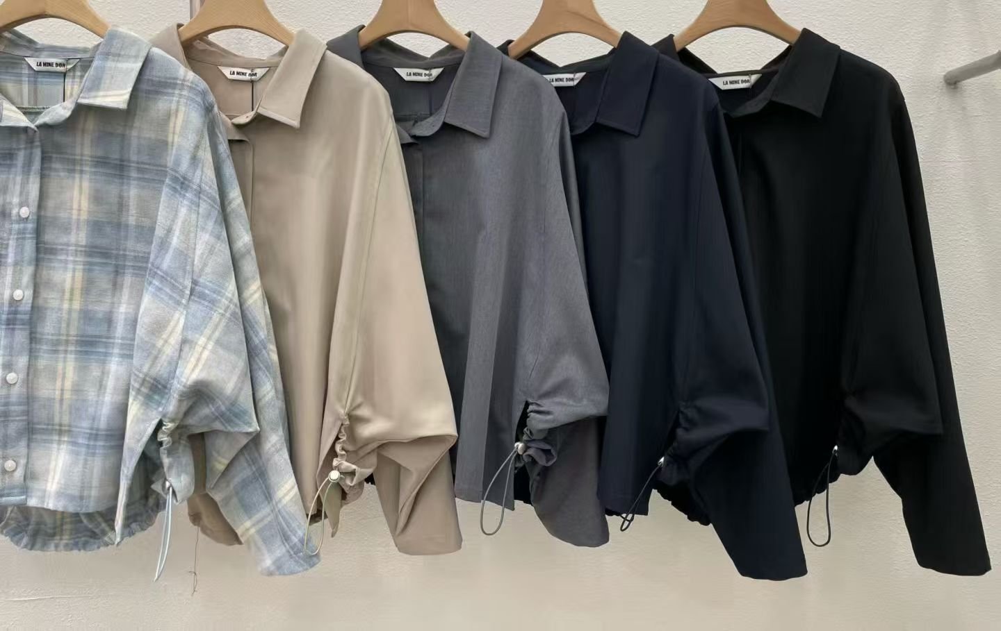 LA6024 微珠光兩側束腰排扣襯衫