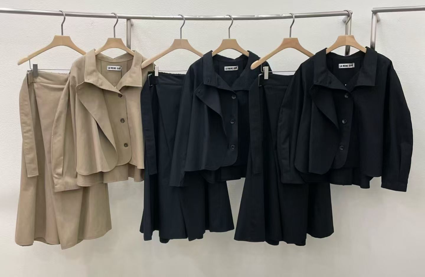 LA6027 後橡筋方扣開頁半身裙