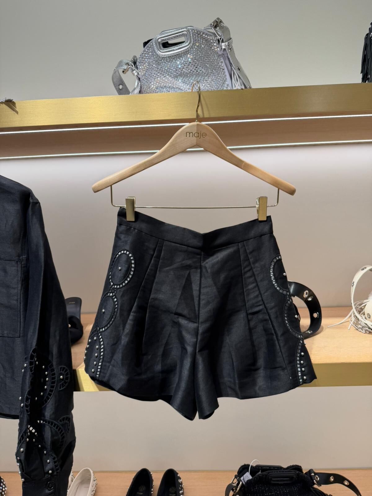 Maje 黑色兩側有圓型圖案短褲 #MFPSH00521