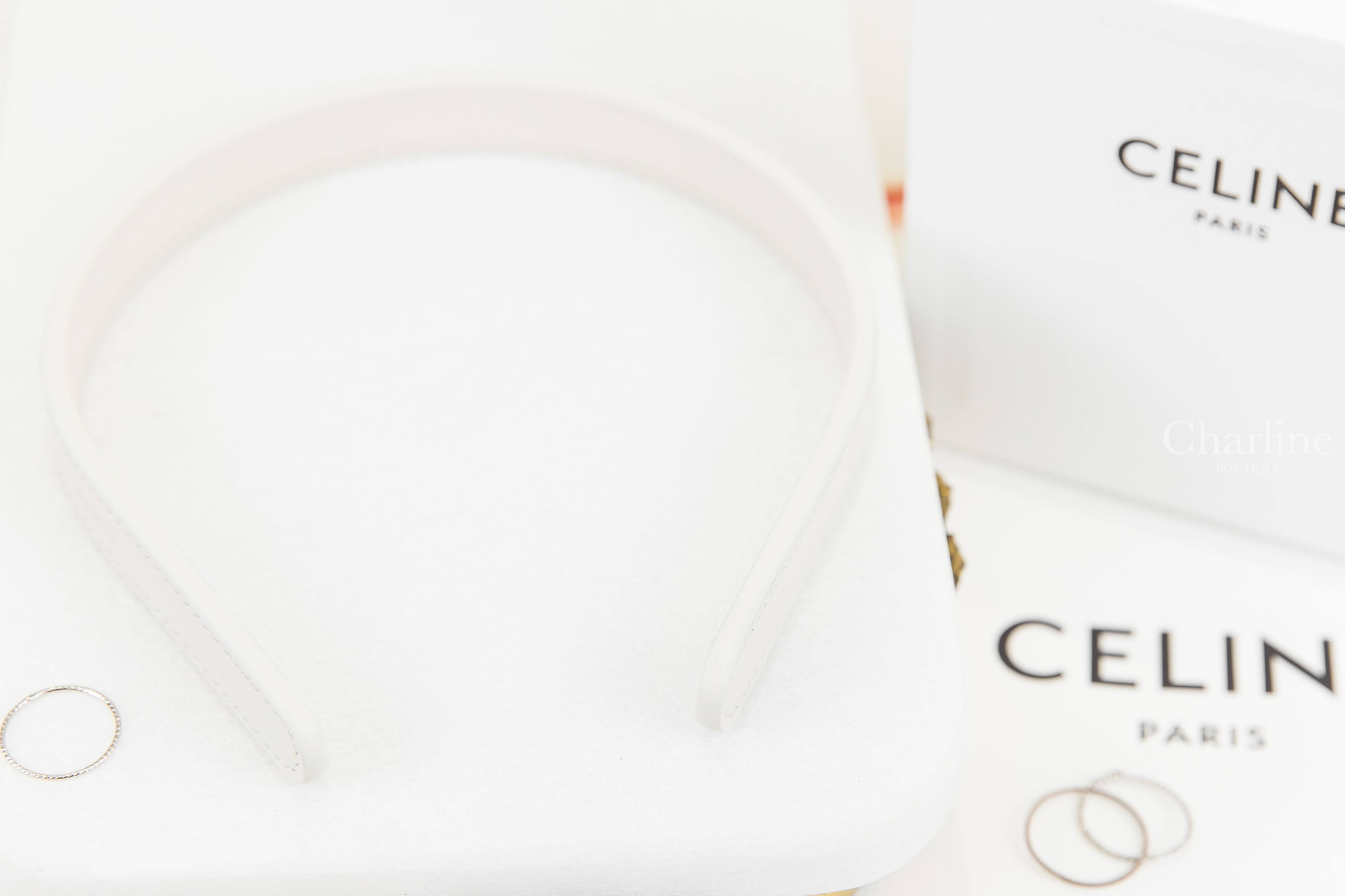 Celine Celine Paris Thin Headband In Calfskin 白色銀字小牛皮髮箍-Charline Boutique 精品代購