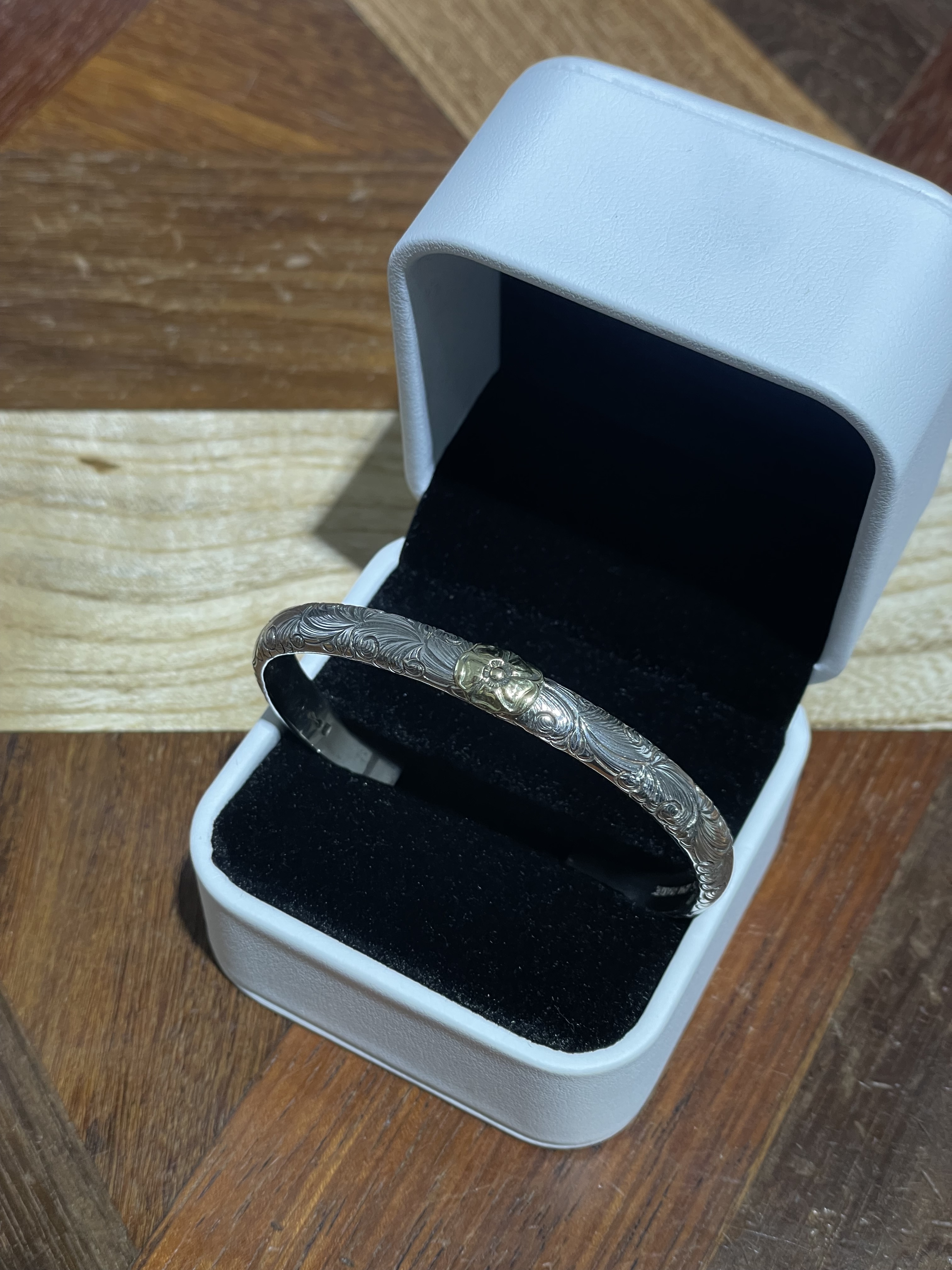 BN-077 7mm Arabesque Half Round Bangle K18 Wild Rose