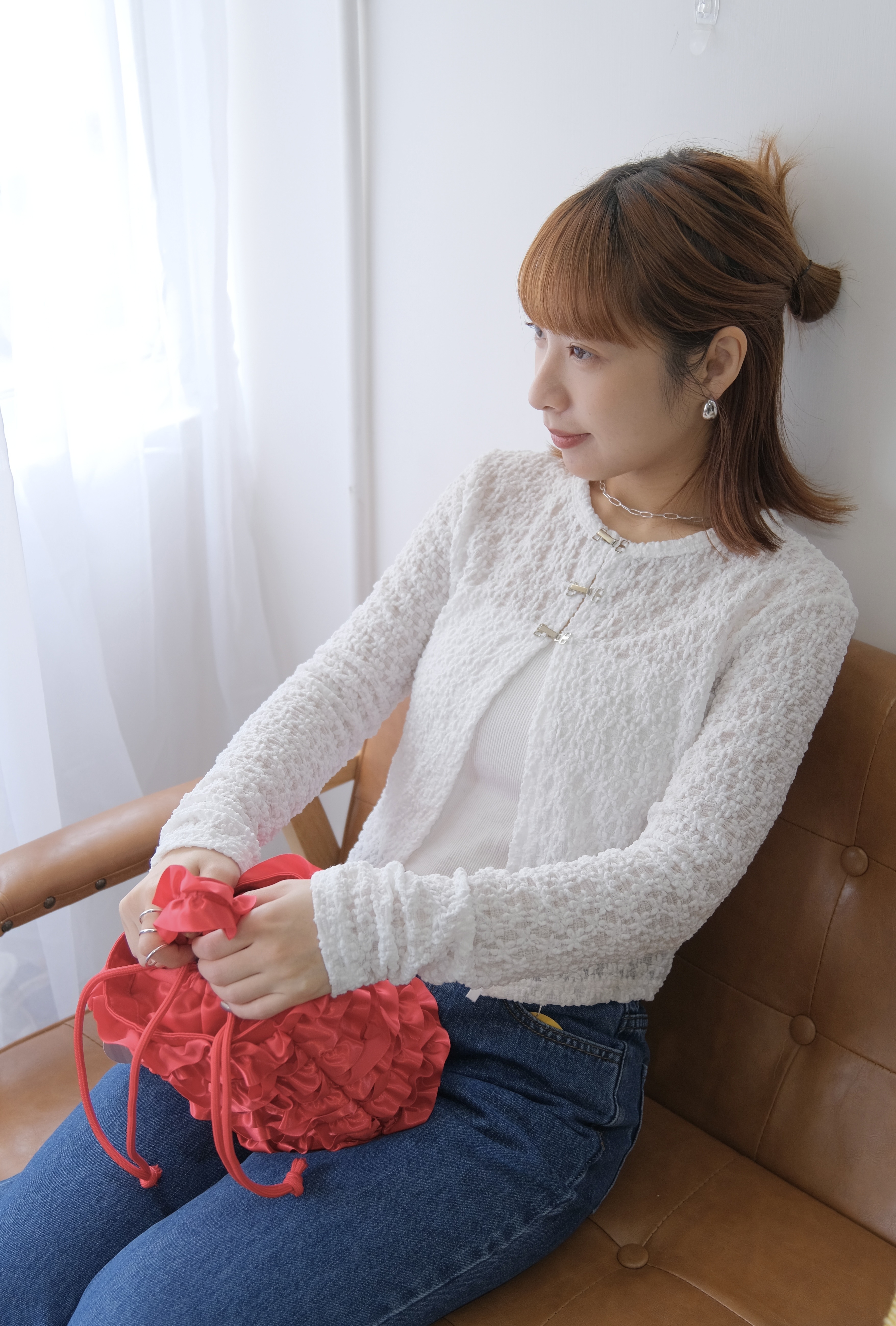 高質扣子小開叉lace top