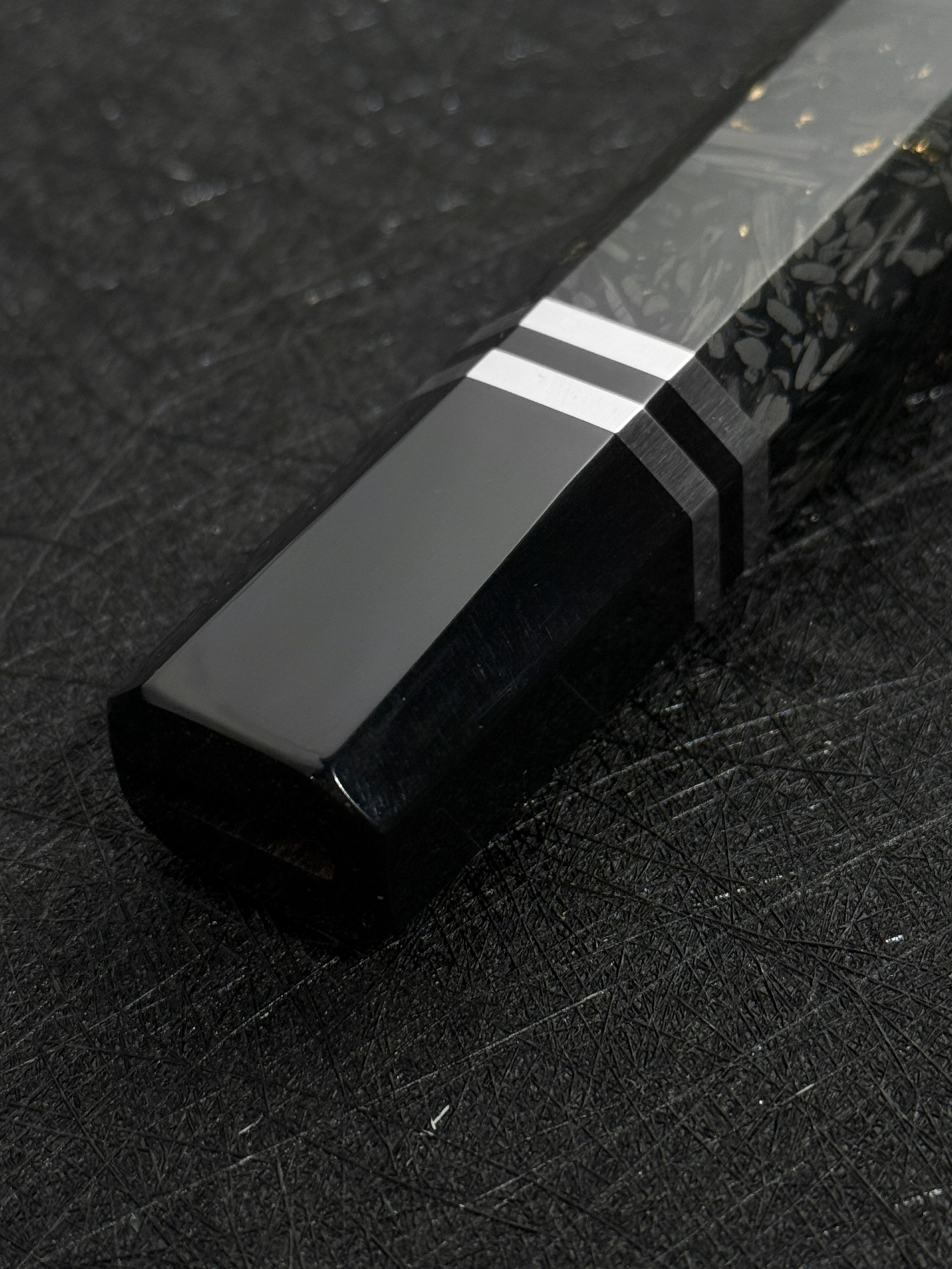 碳纖維金箔樹脂柄 OctaSlim 牛刀用