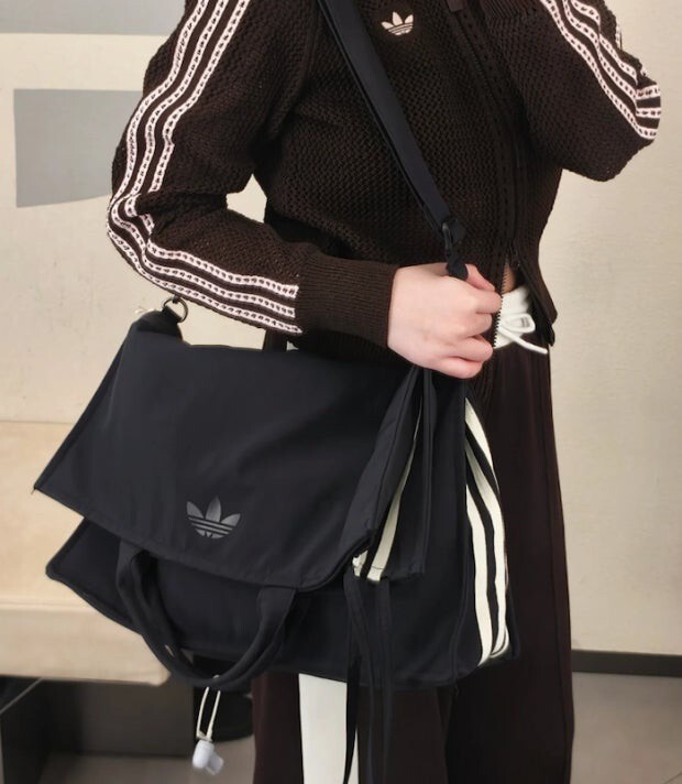 【Luxury】 ADIDAS ORIGINALS CASUAL 超實用斜背包托特包 兩用28.5L 兩用包 黑色 KW9638 KW9636 ADIDAS托特包斜背包大包包
