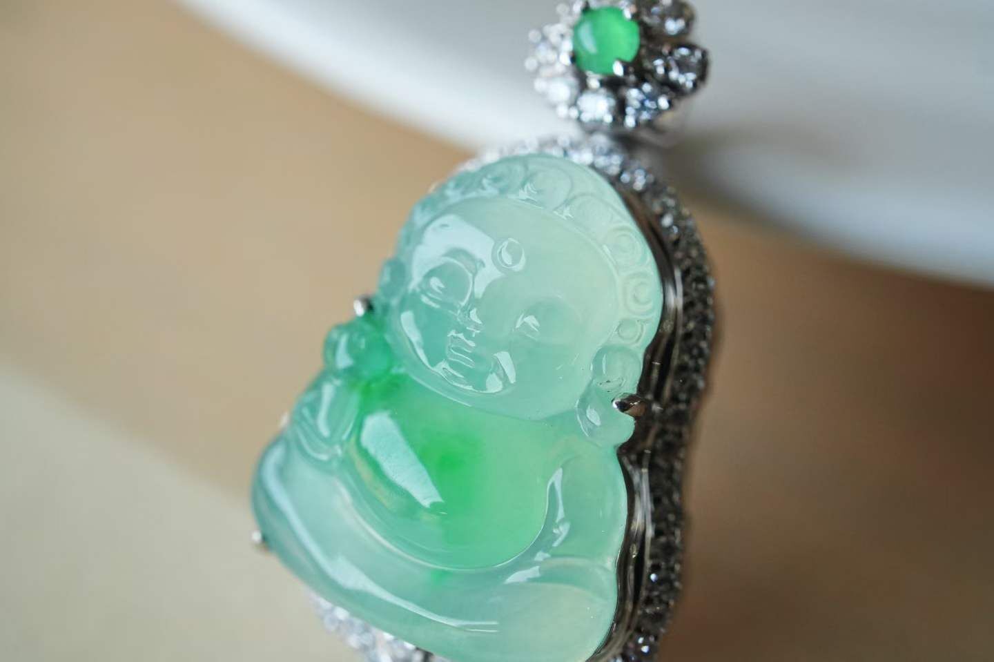 325813 翡翠高冰種飄陽綠寶寶佛吊墜