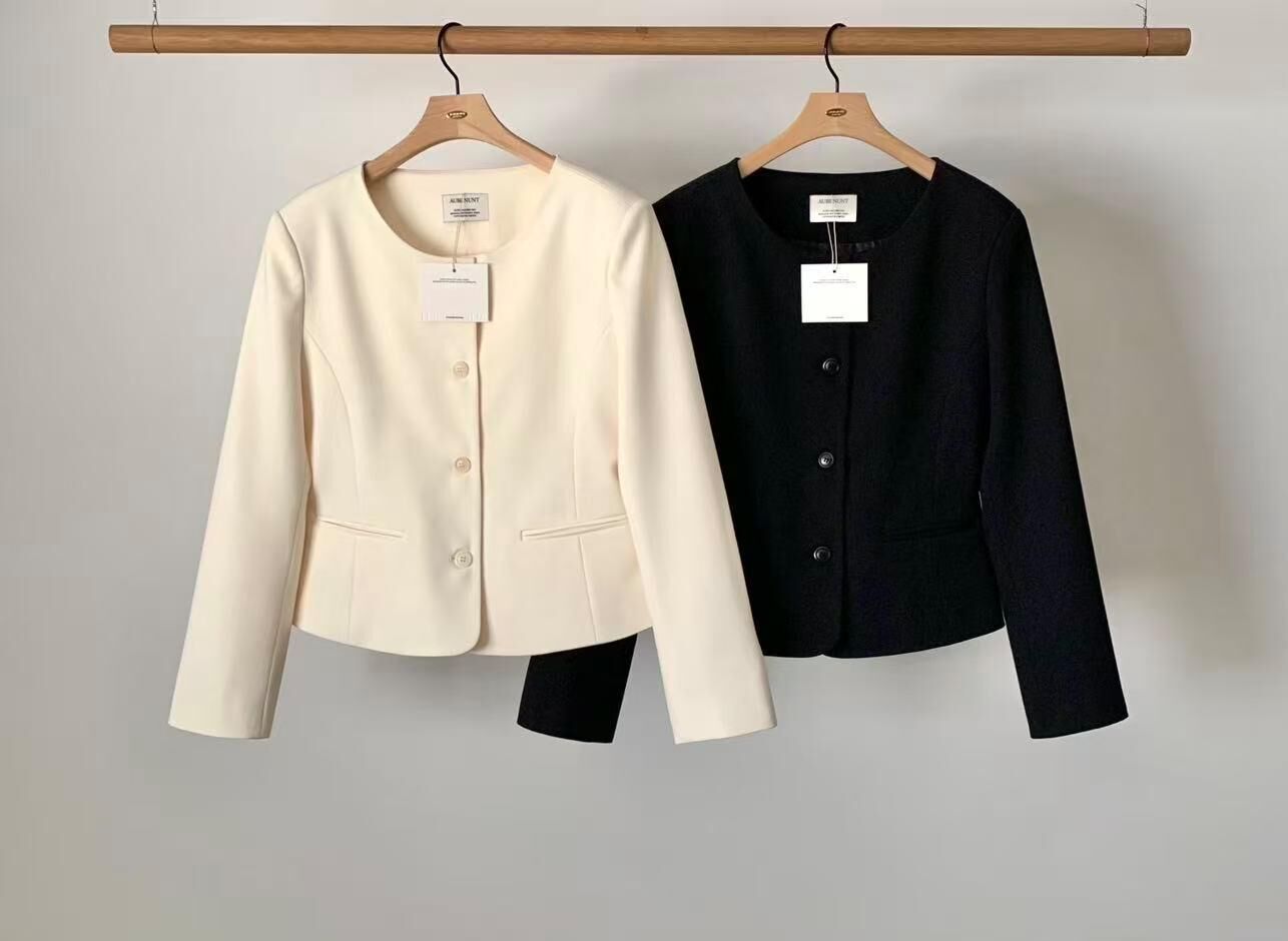 AU6024 經典小圓領外套