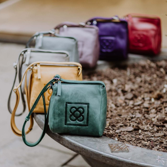 西班牙代購 Barcelona flower cube bag 三角包