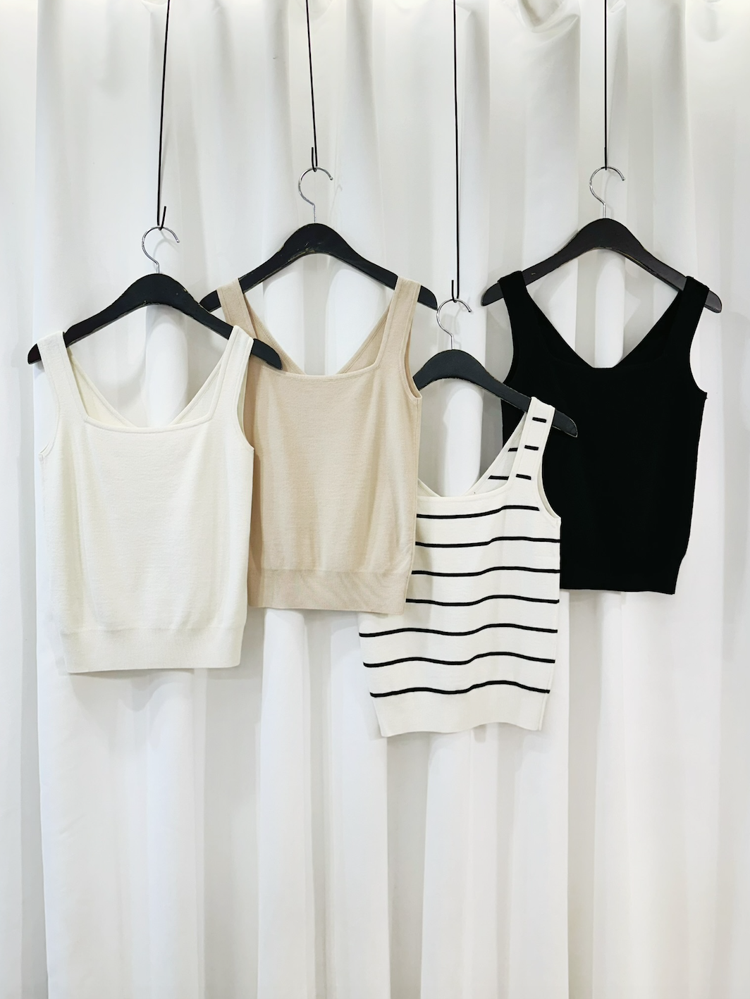 春夏必備!V領針織背心