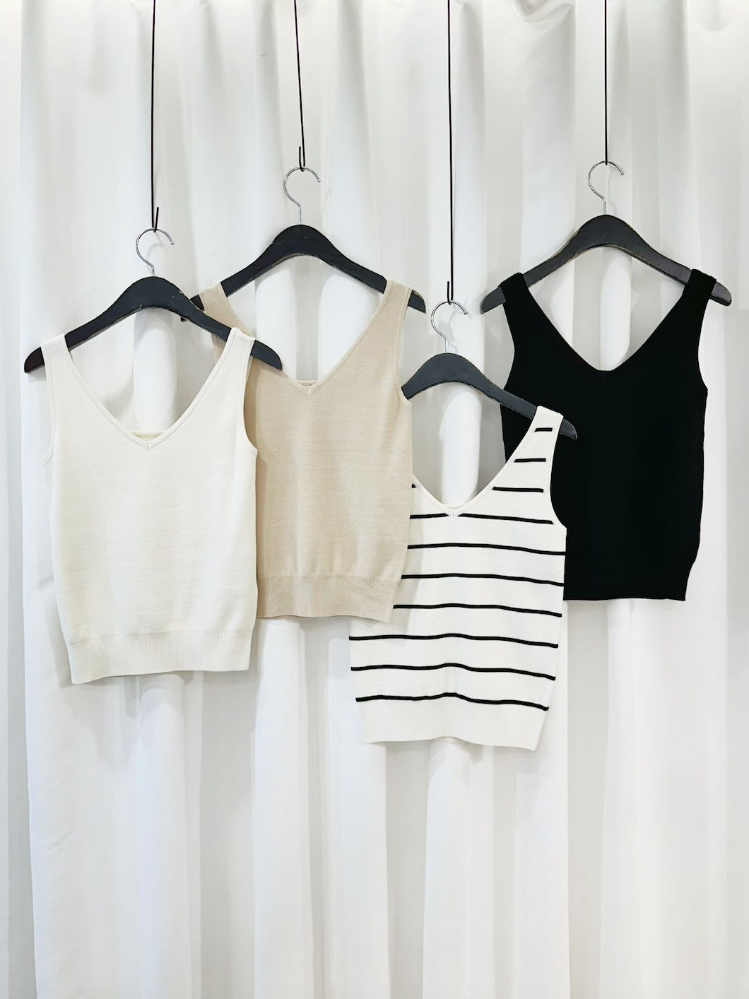 春夏必備!V領針織背心