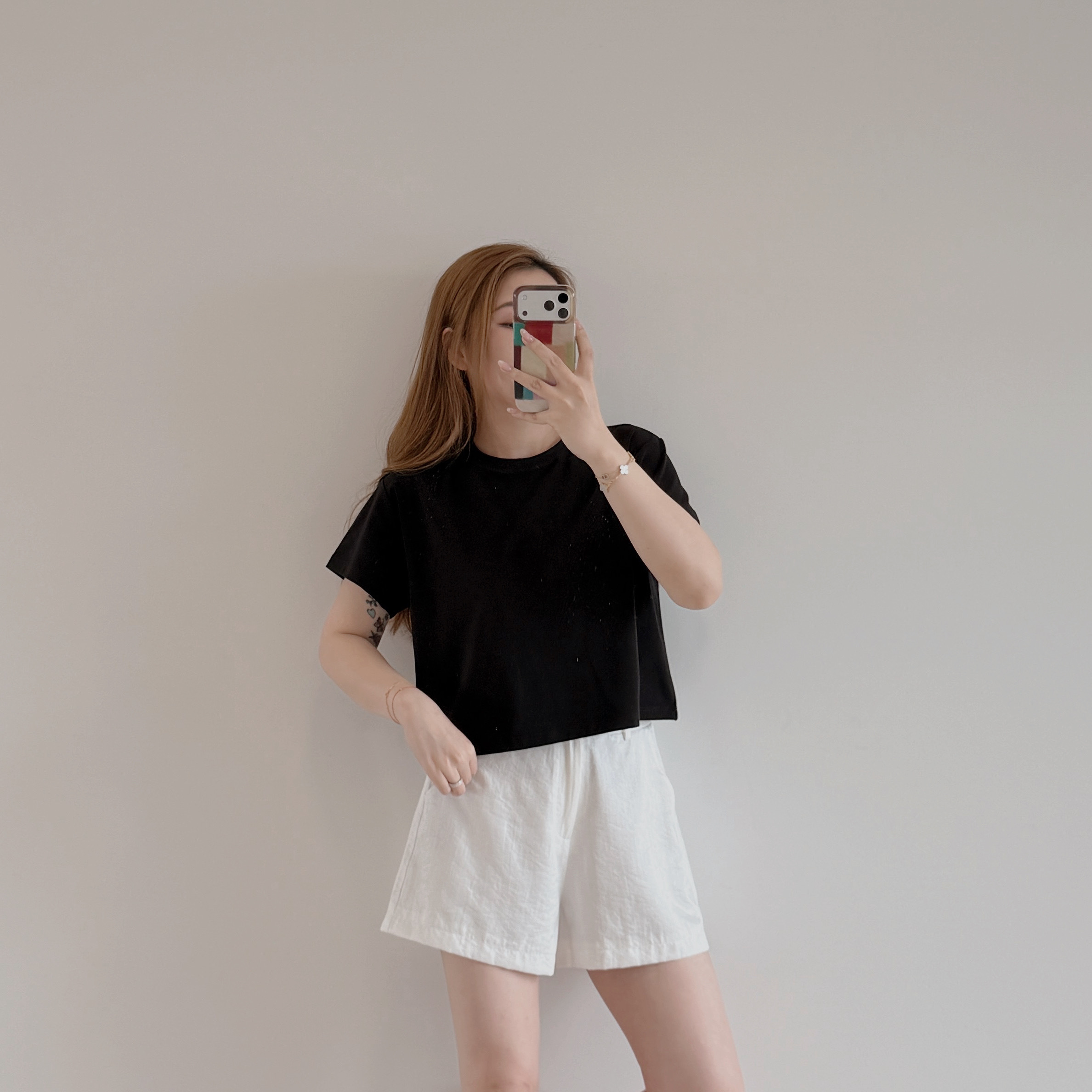 現貨 7404 黑色微寬鬆圓領Crop Tee