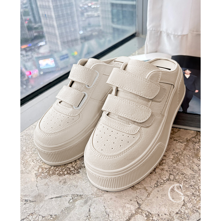 A07 「（樂穿拍）反重力真皮雲朵布鞋❷」