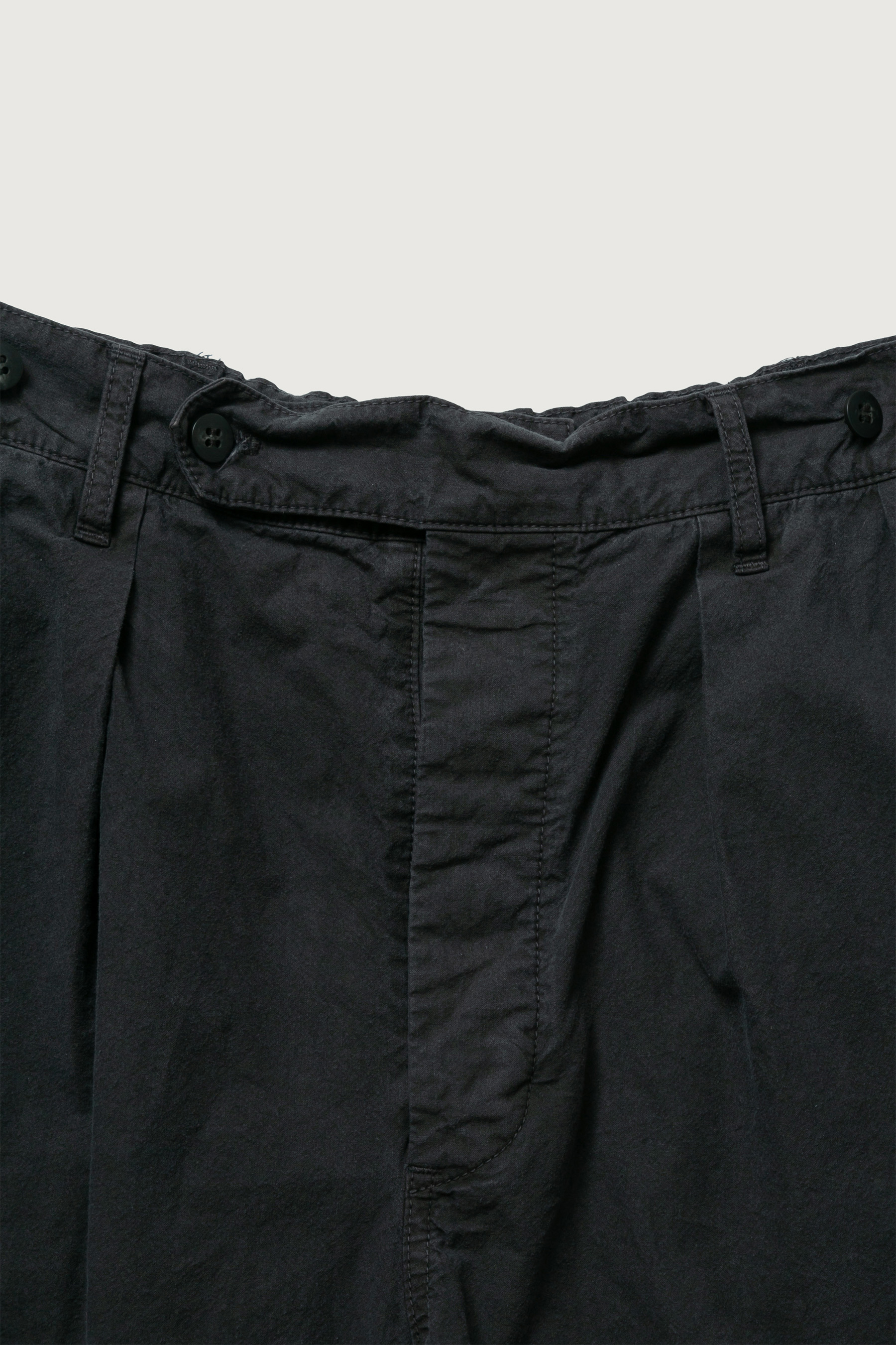 INNAT 2 TUCK SHORTS (2COL)