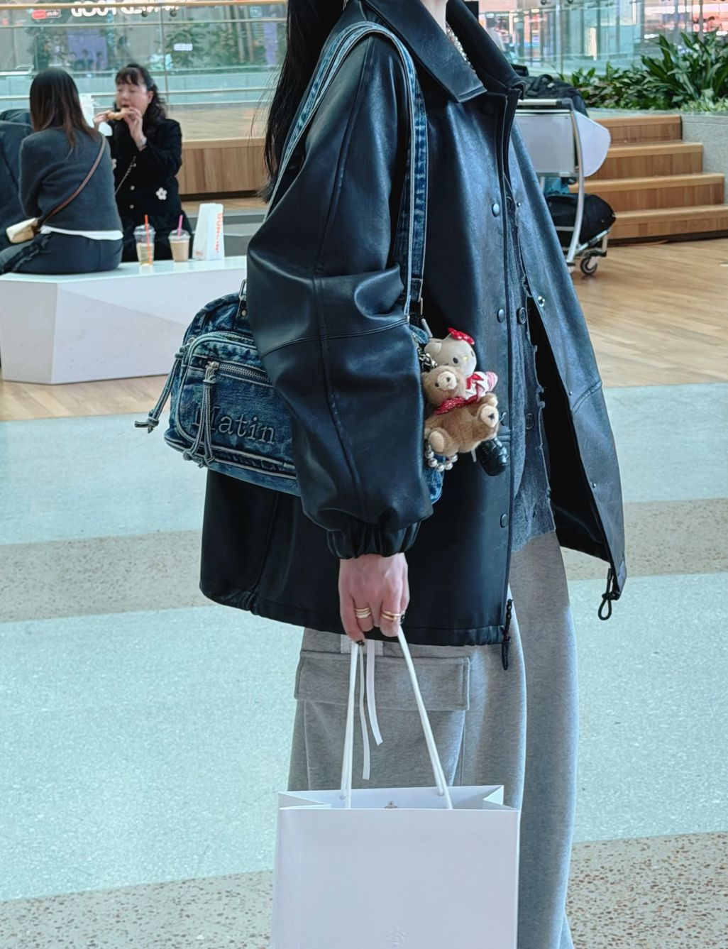 Matin Kim Dust Denim One Pocket Shoulder Bag(Blue)