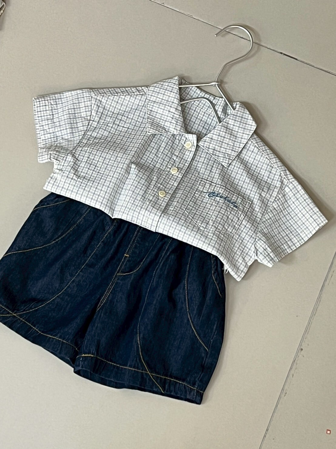 弧線牛仔彎刀褲