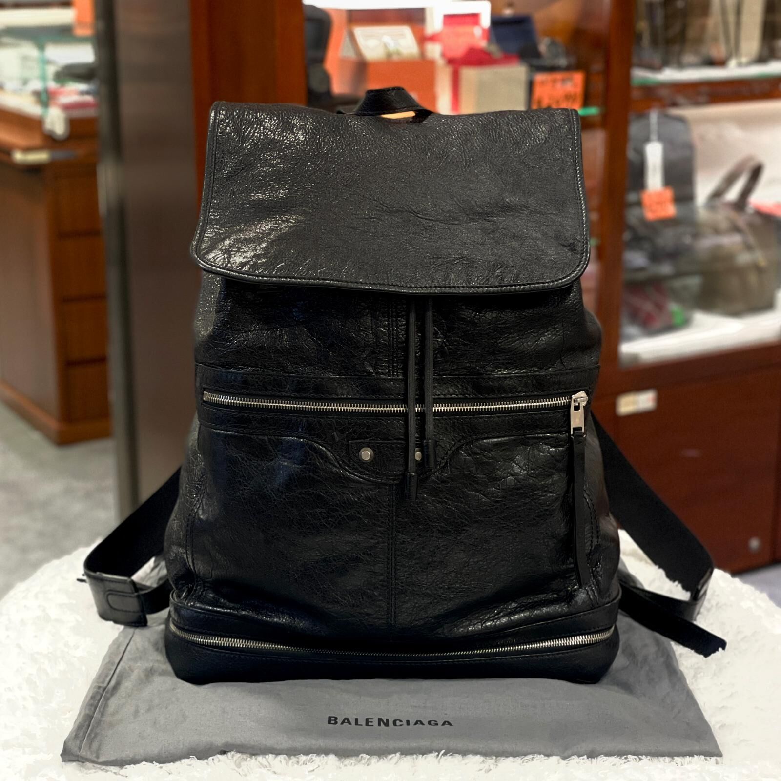 99%NEW二手BALENCIAGA BACKPACK 黑色防舊小羊皮銀扣 #巴黎世家背包 #機車包 #香榭站正品