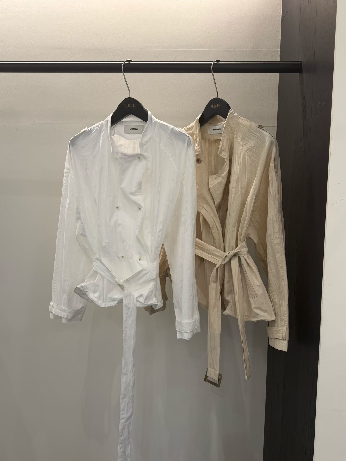 MR6019 方扣腰帶雙排扣皺皺襯衫