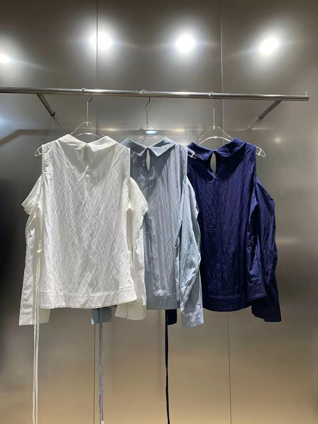 XQ049 露肩綁帶設計感襯衫