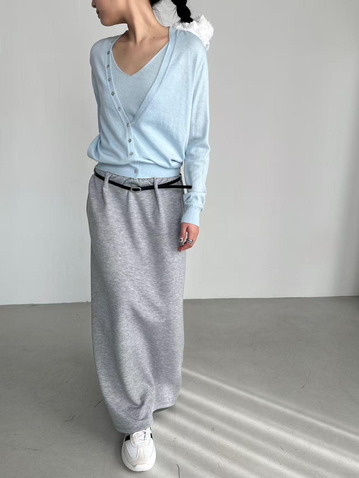 XQ001 V 領針織開衫搭配內搭背心套裝