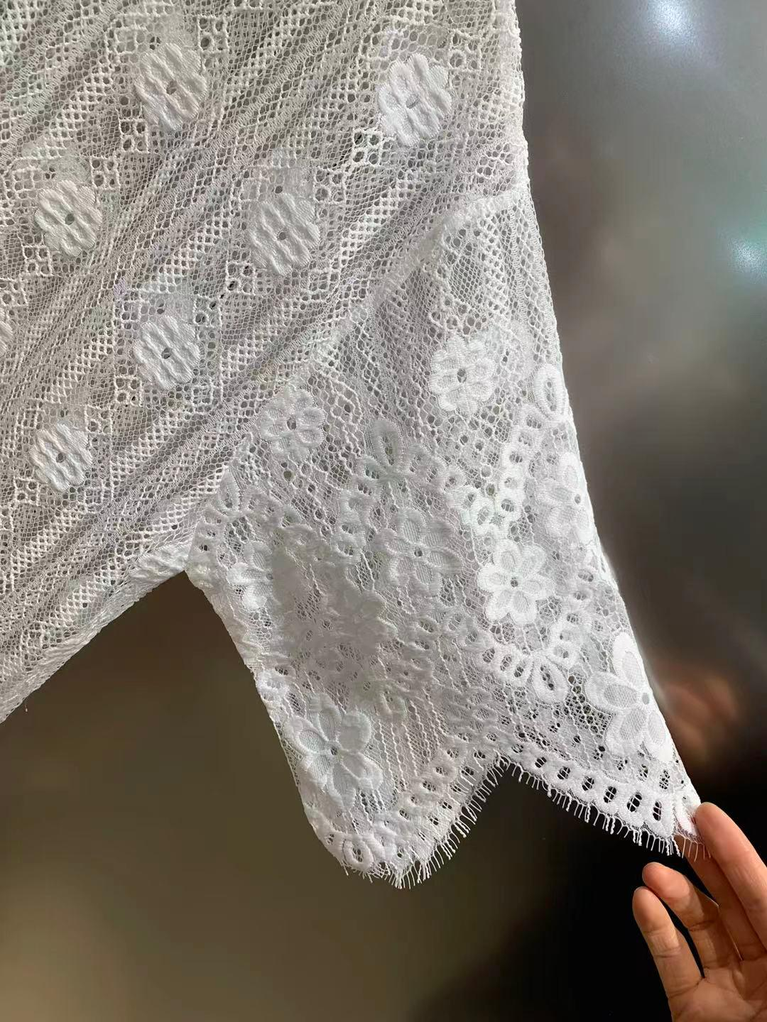 XQ045 滿版蕾絲透膚上衣