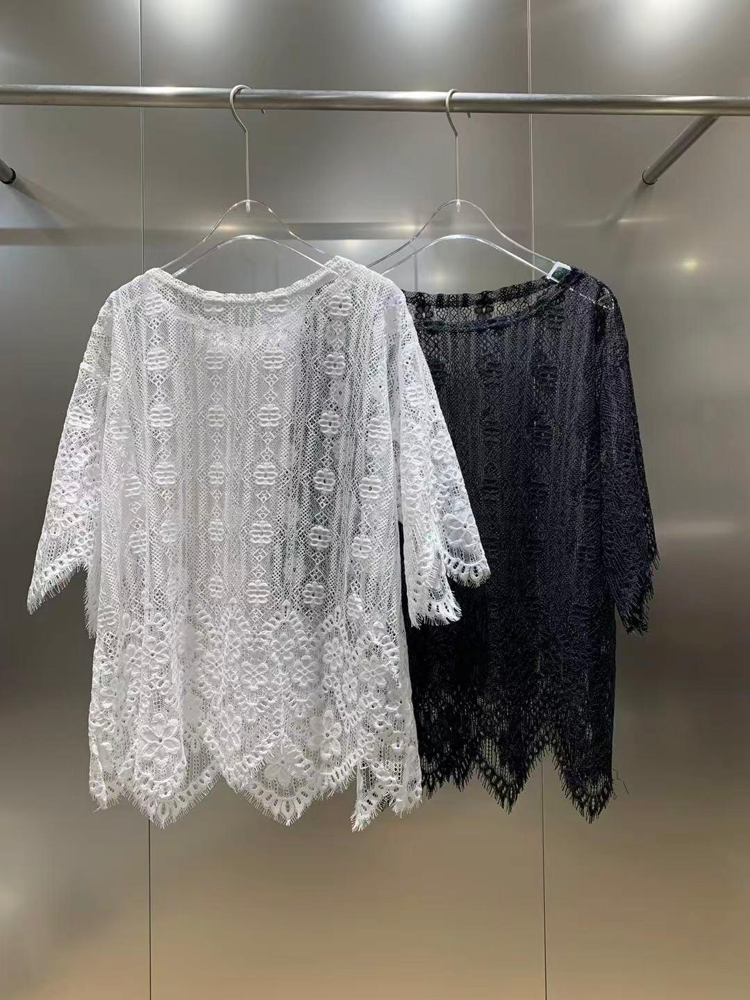 XQ045 滿版蕾絲透膚上衣