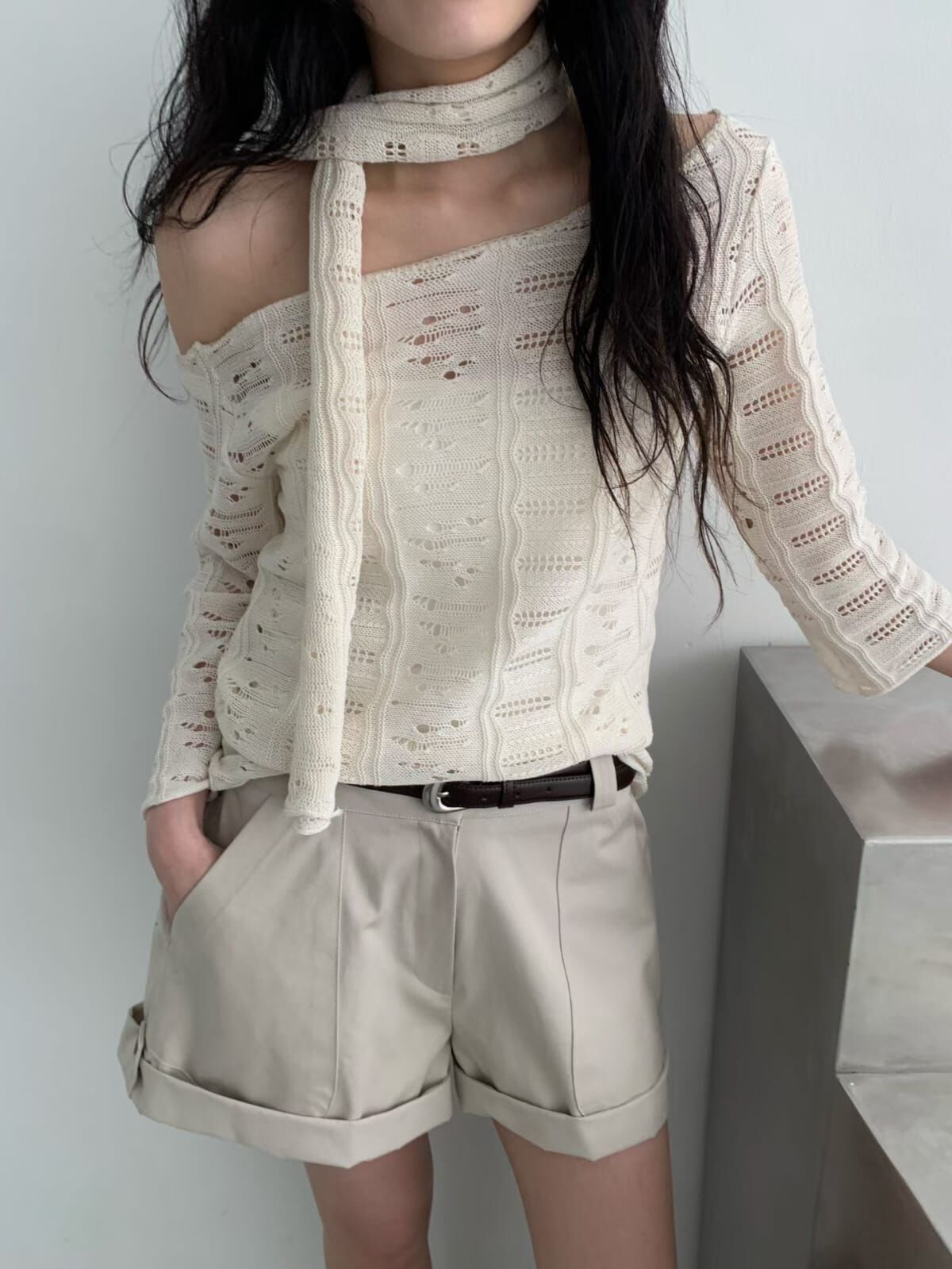 MR6021 小性感鏤空領巾露肩上衣