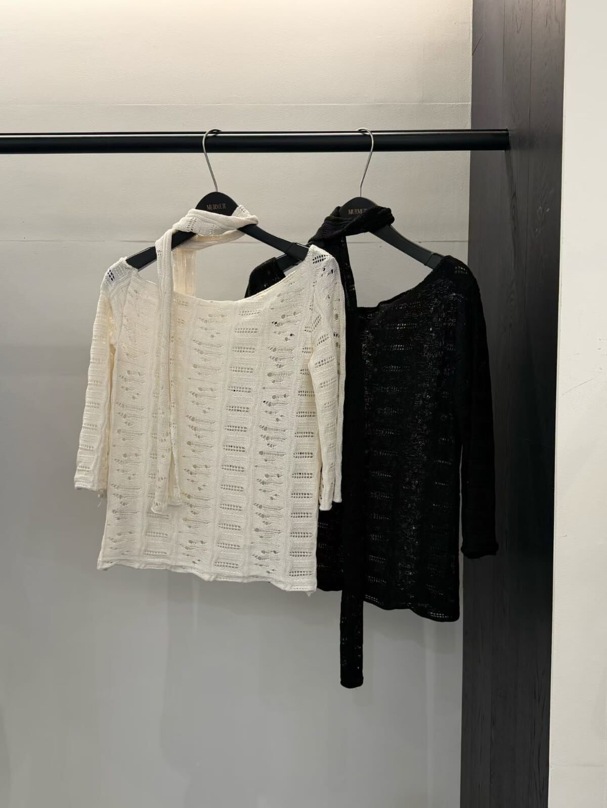 MR6021 小性感鏤空領巾露肩上衣