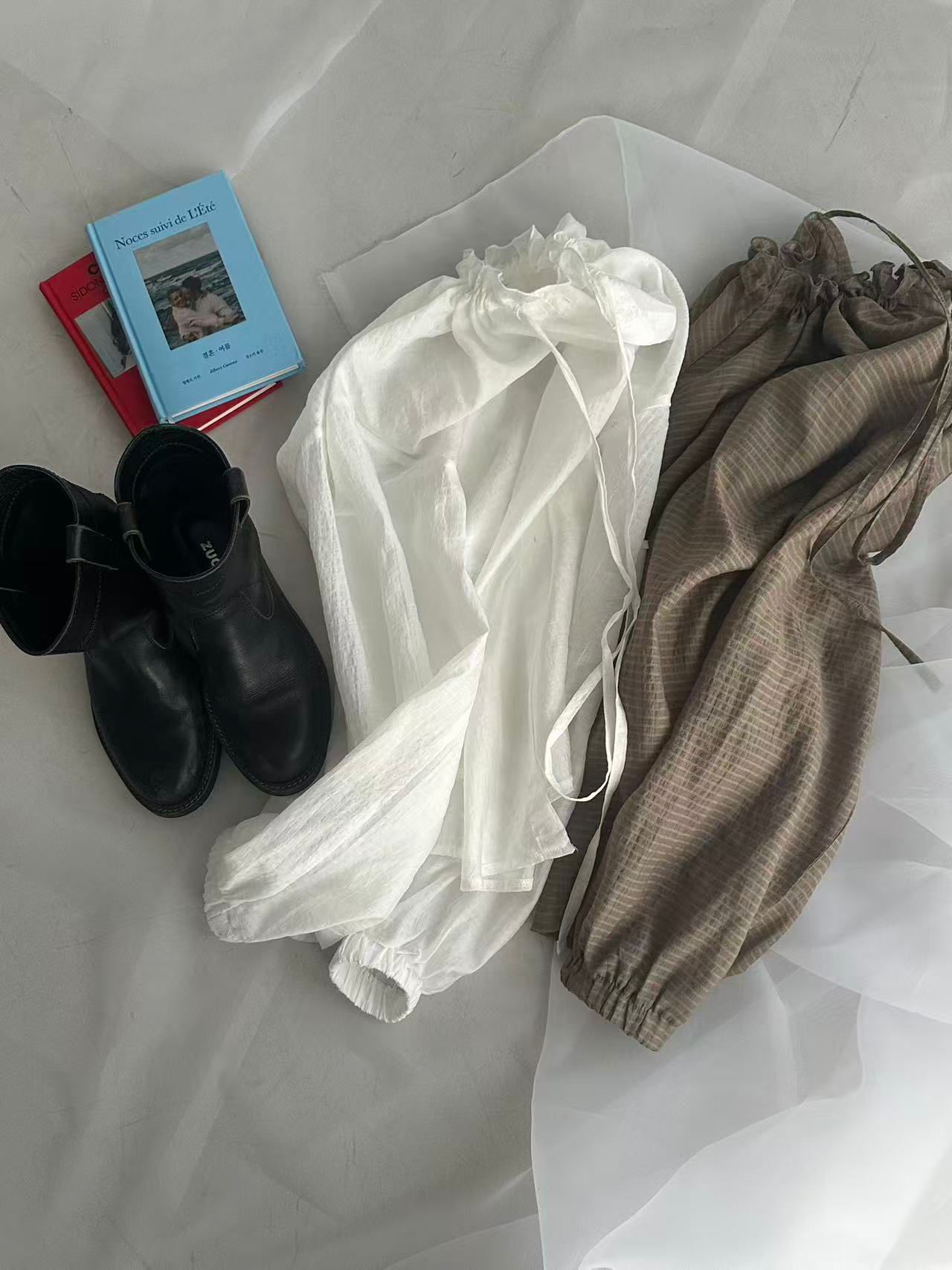 XQ007 韓系透膚荷葉領綁帶抽褶襯衫