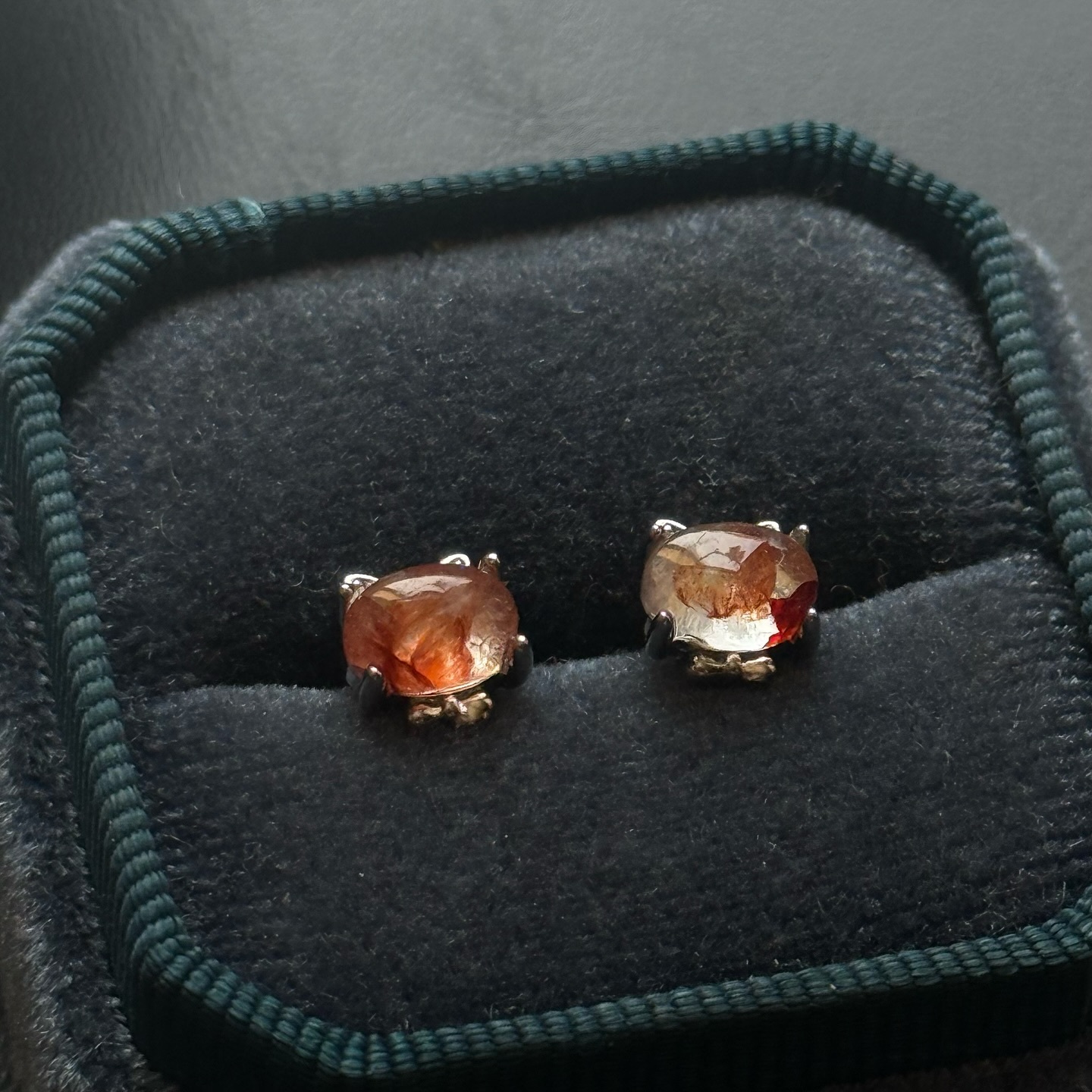 [原石] 紅膠花石英 水晶耳環