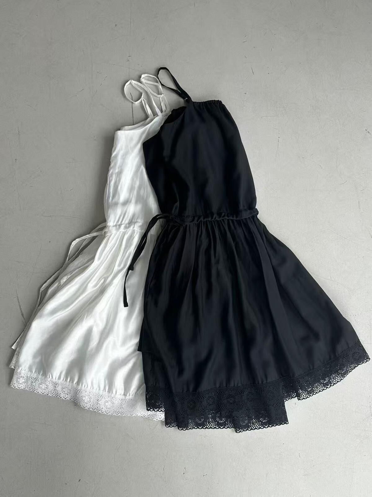 XQ017 蕾絲飾邊細肩帶連身裙