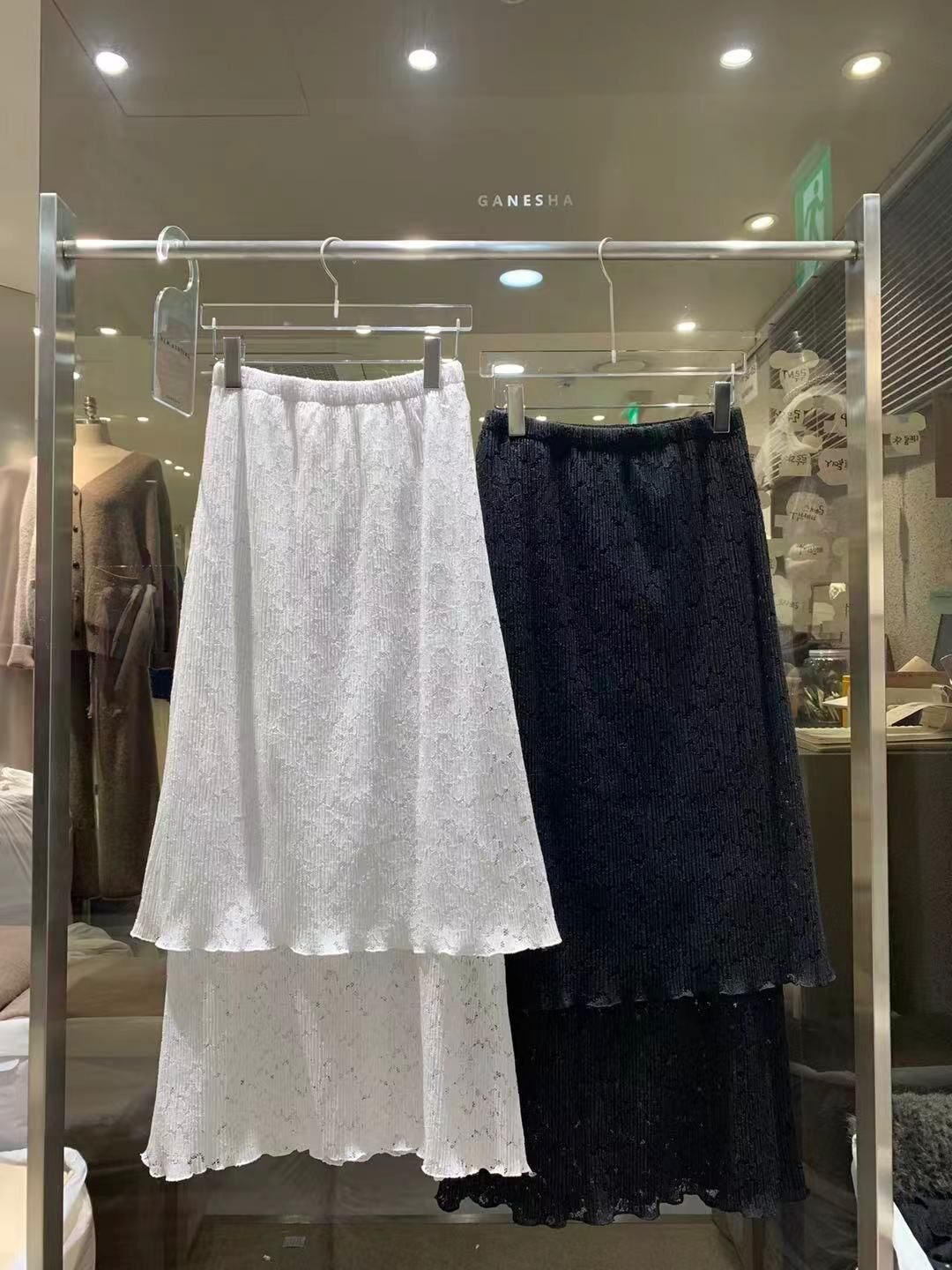 XQ038 通花蕾絲長裙