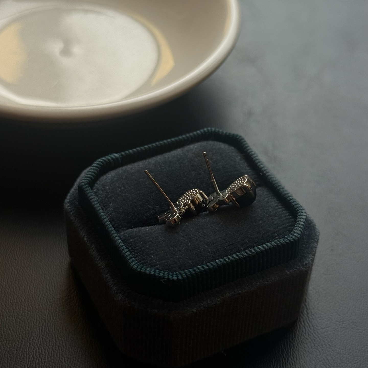 [原石] 金運石 耳環