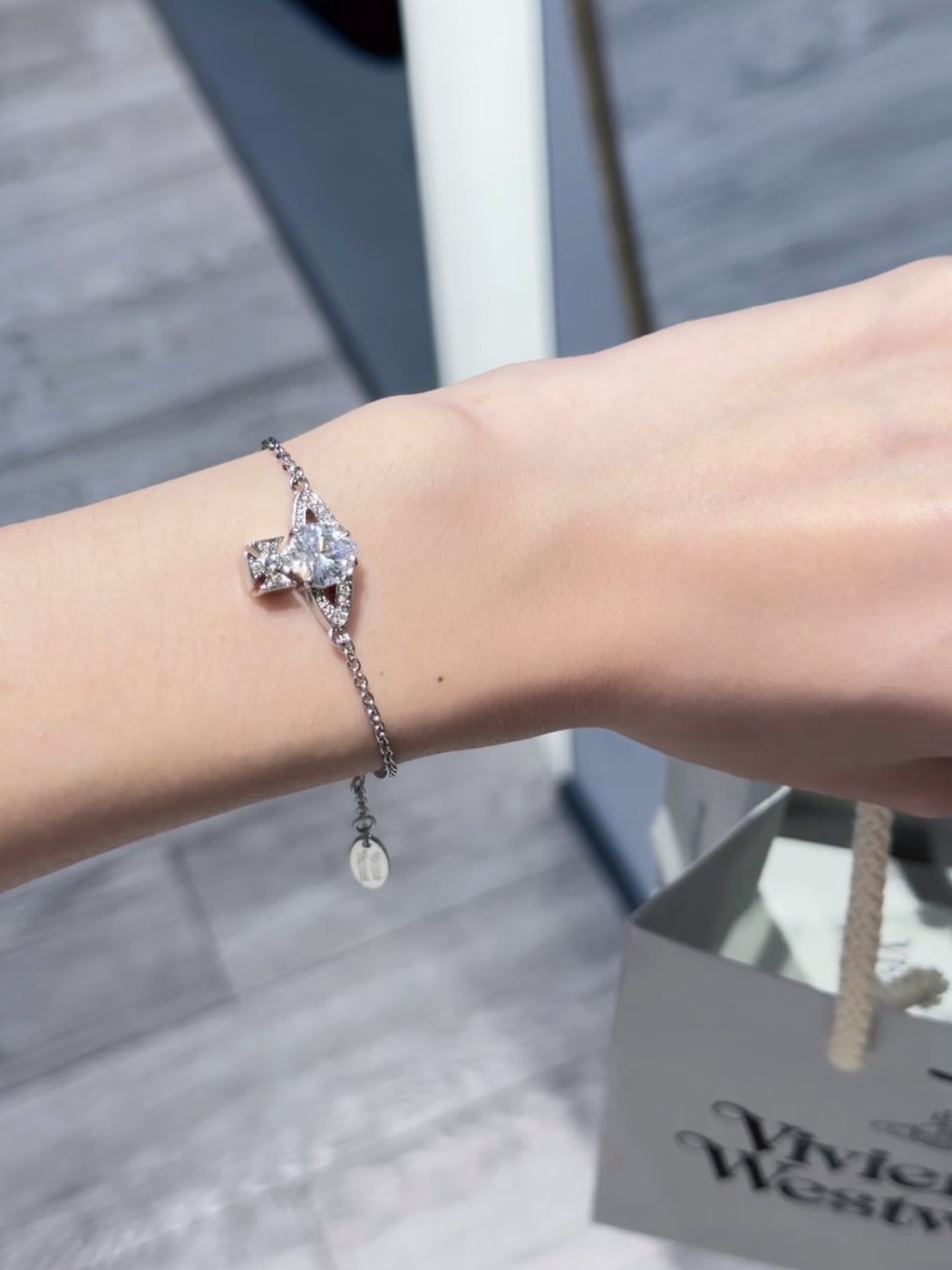 VIVIENNE WESTWOOD 西太后 REINA SMALL BRACELET 土星帶鑽手鍊