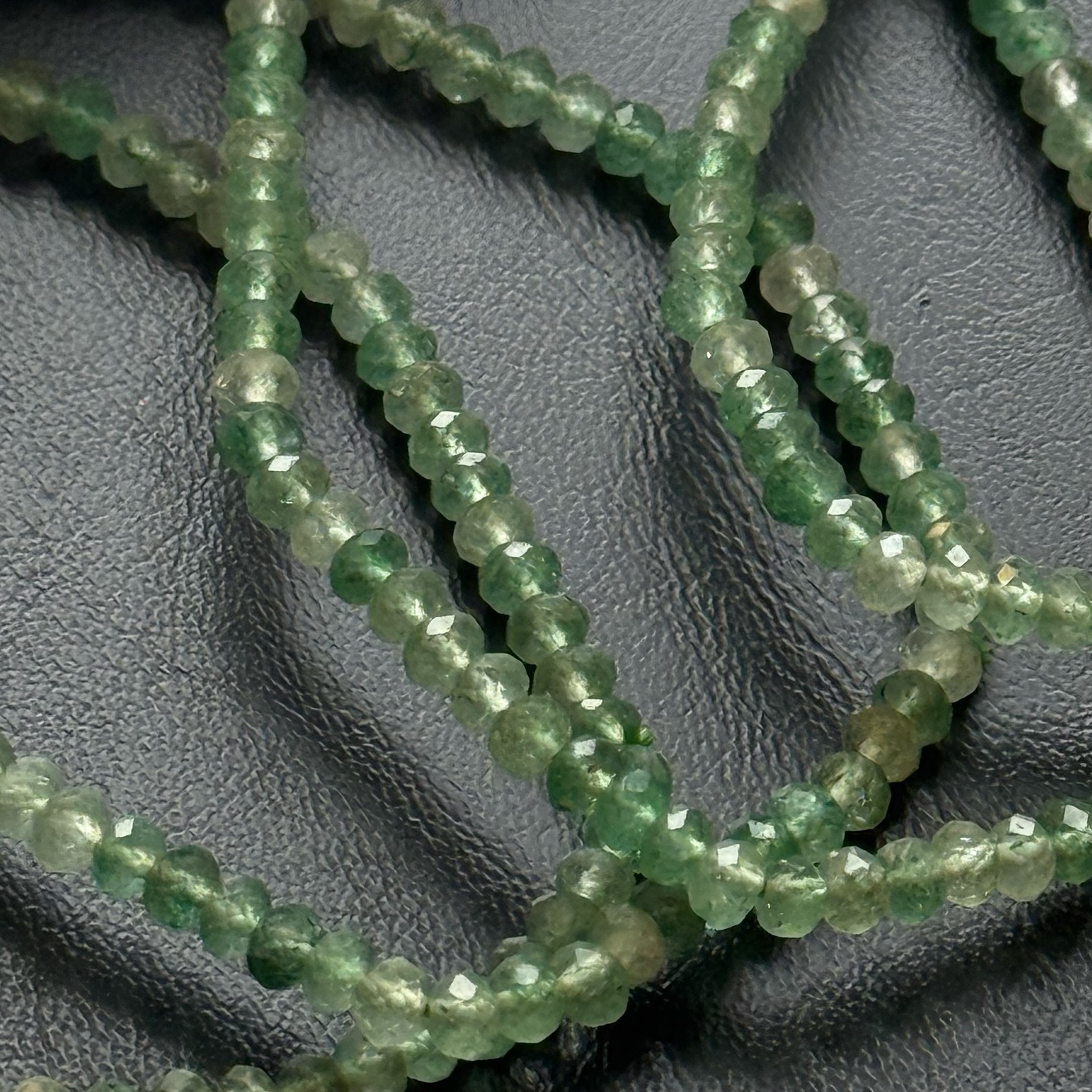 [原石] 綠草莓晶 細手鍊 水晶手串