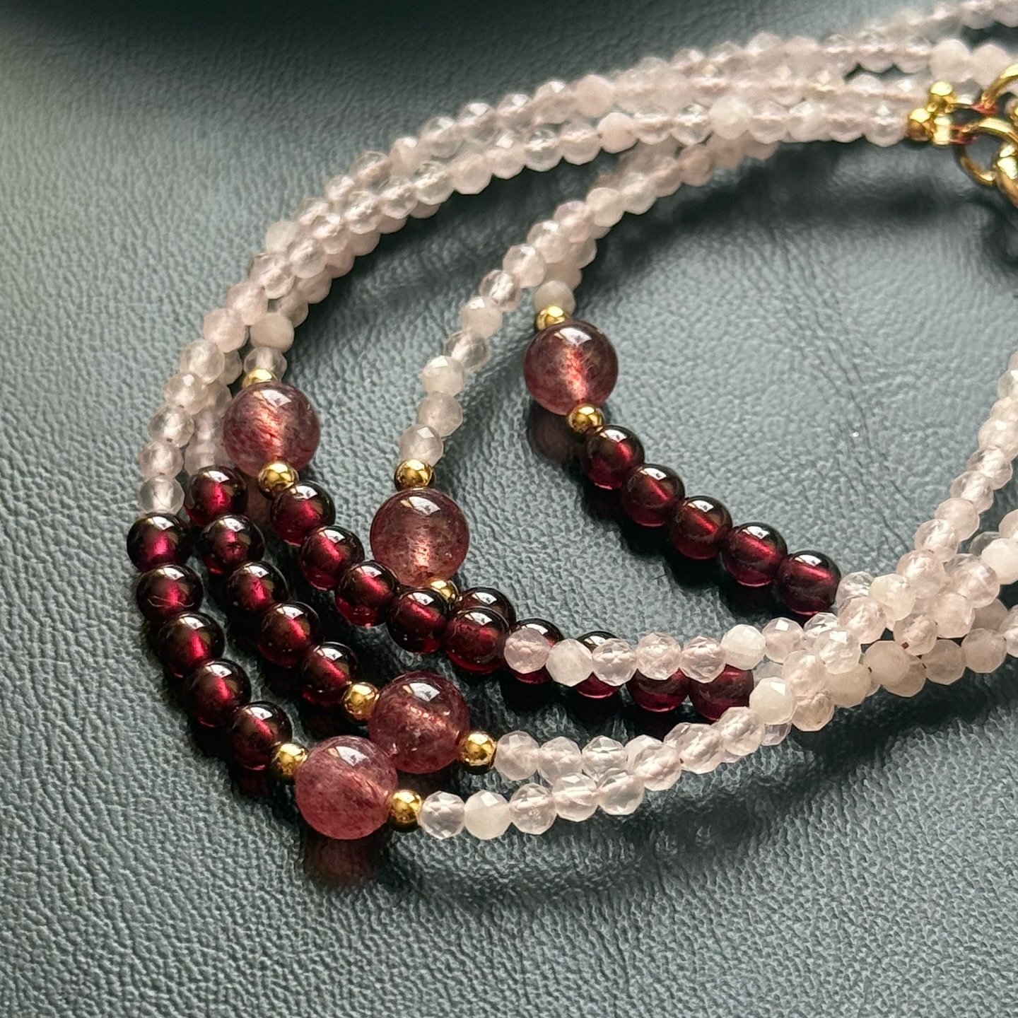 [原石] 粉晶+石榴石+草莓晶 細手鍊 水晶手鏈