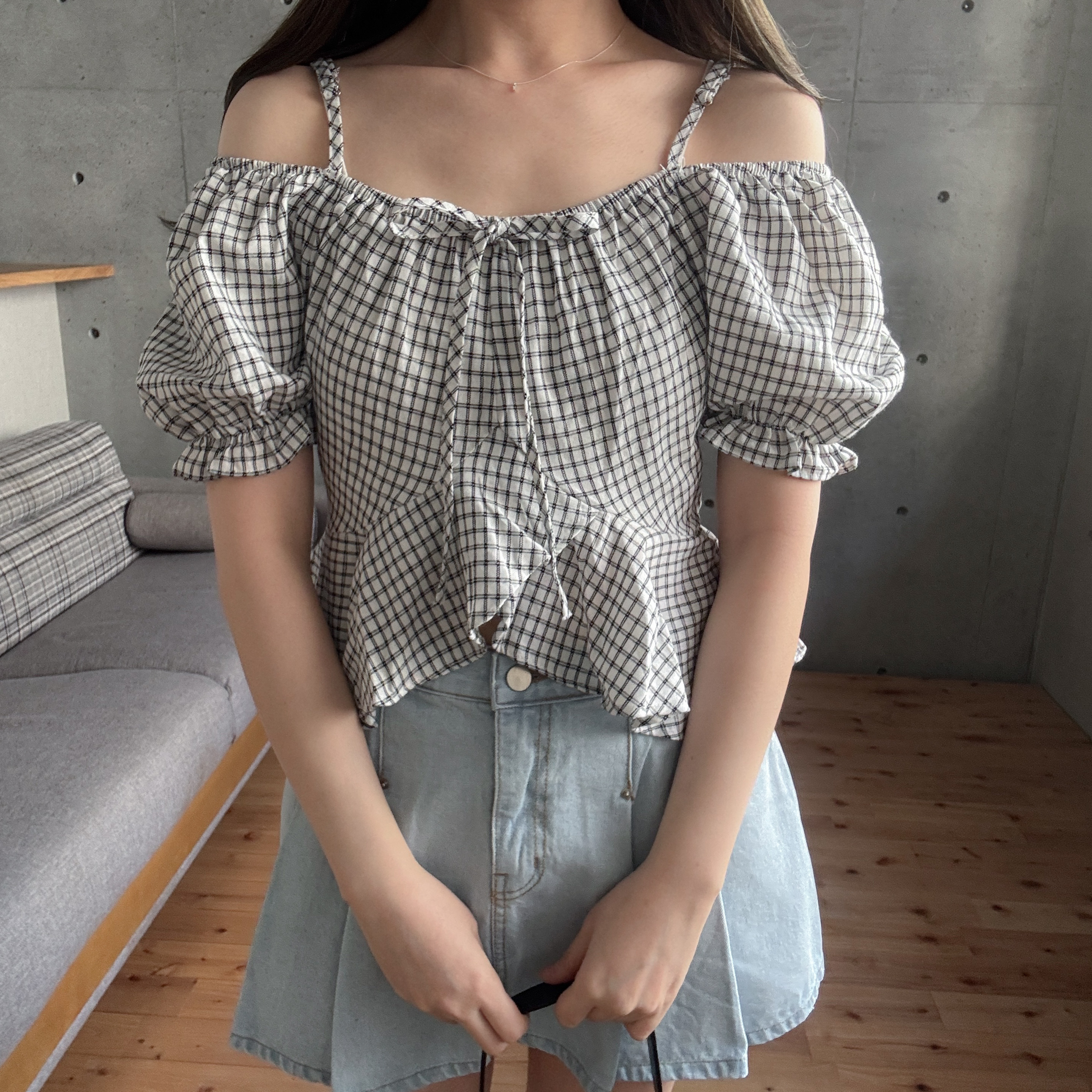 格仔露肩吊帶top