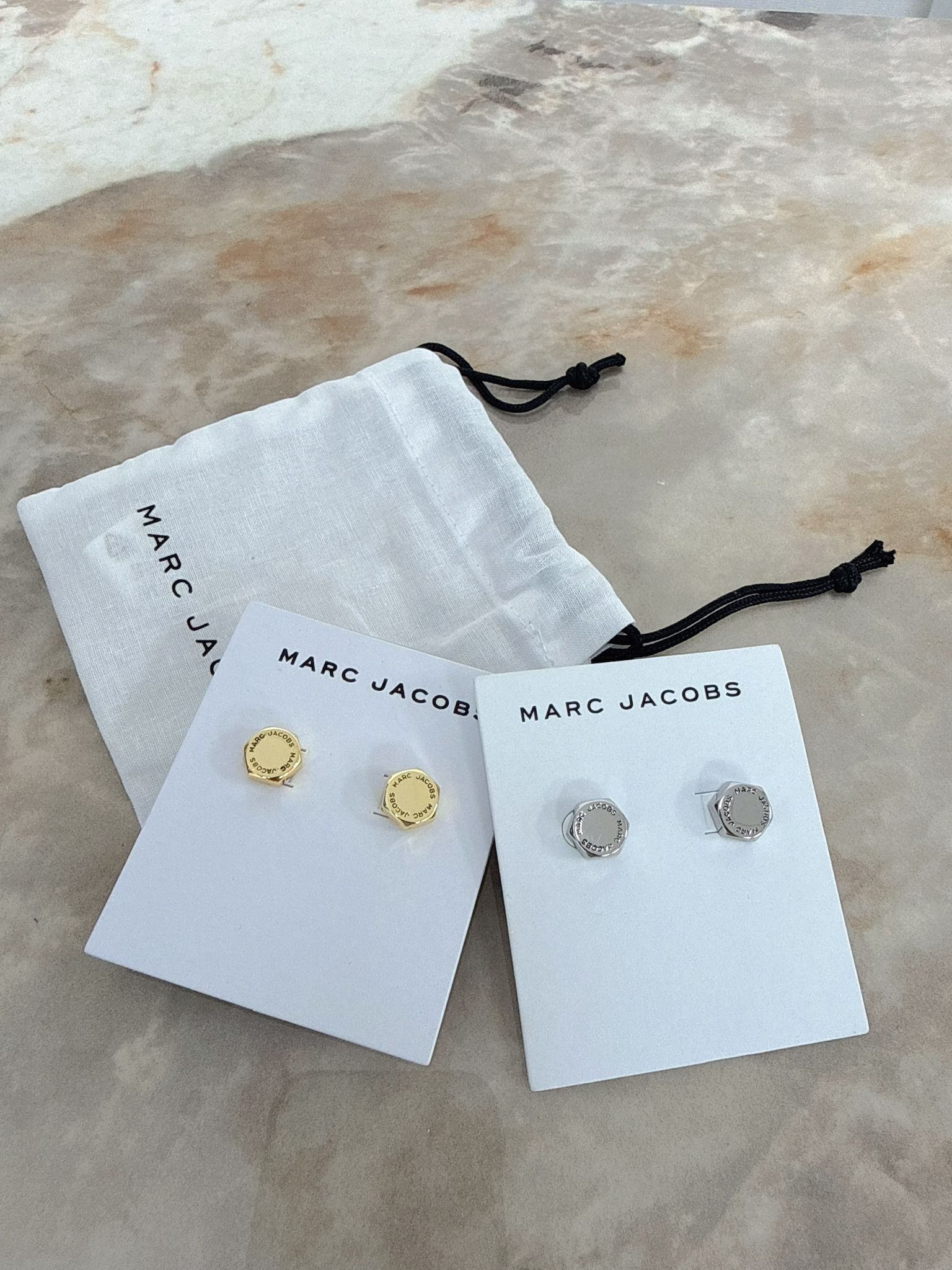 LYS01486 Marc Jacobs 六邊形簡約耳環