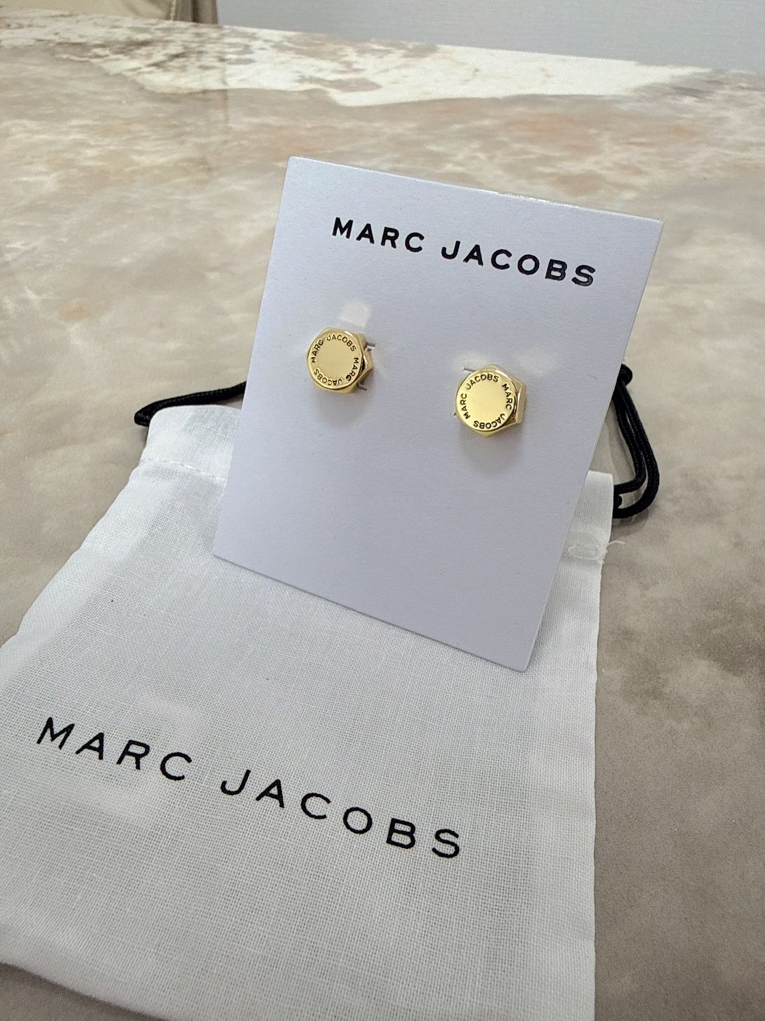 LYS01486 Marc Jacobs 六邊形簡約耳環