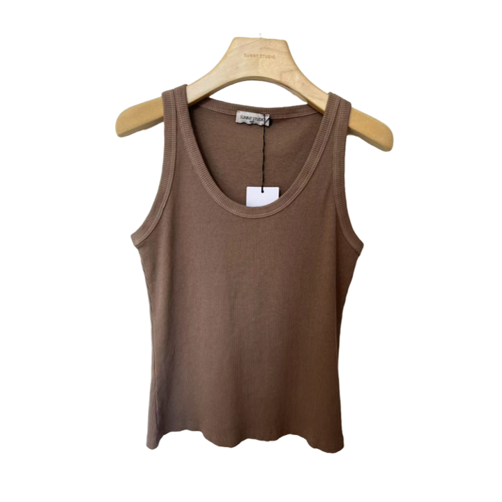 1SO0403-114 [SUNNY STUDIO] Ribbed Vest Top Camel #9606T (EU)